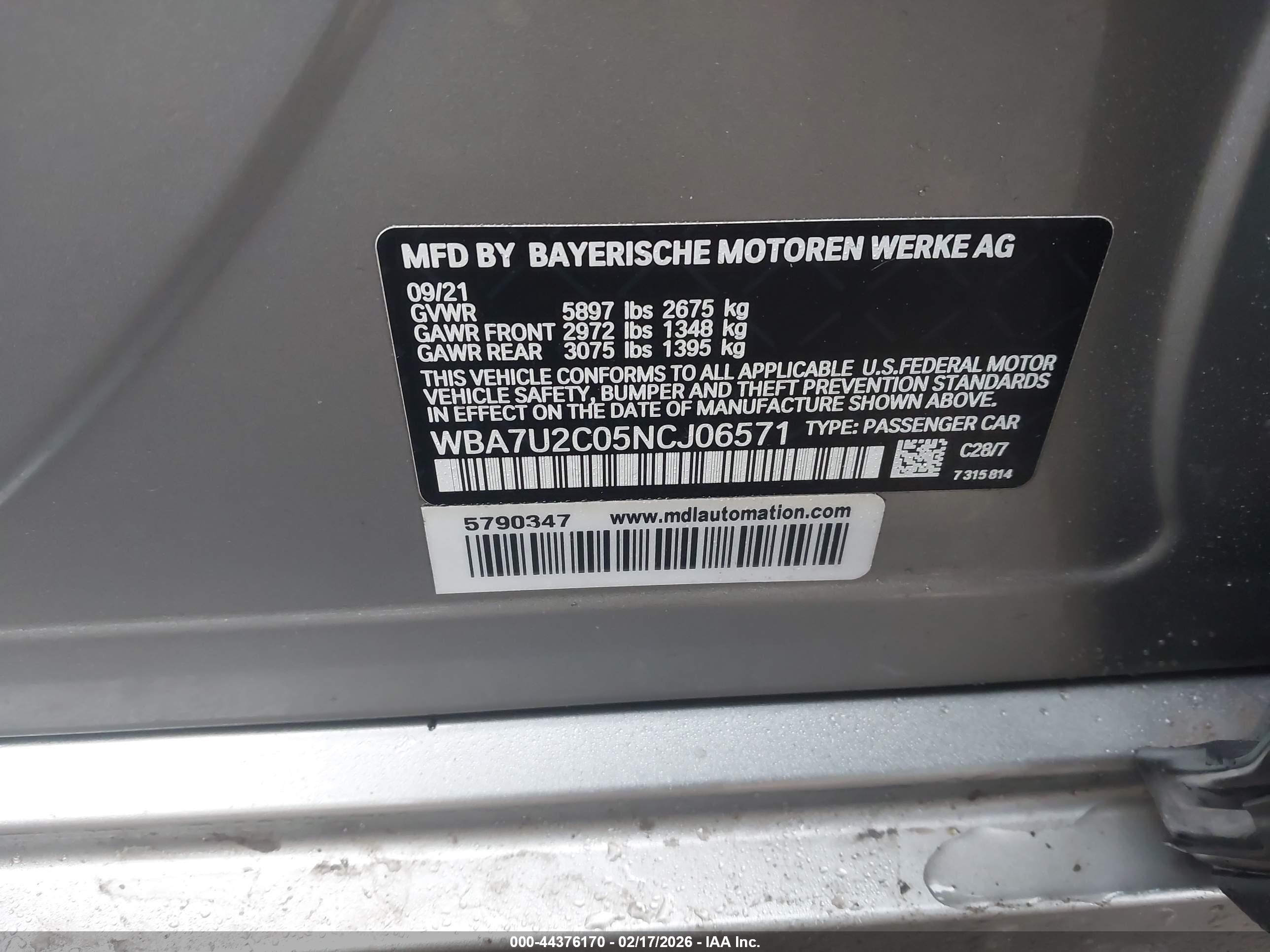BMW 750 image 9
