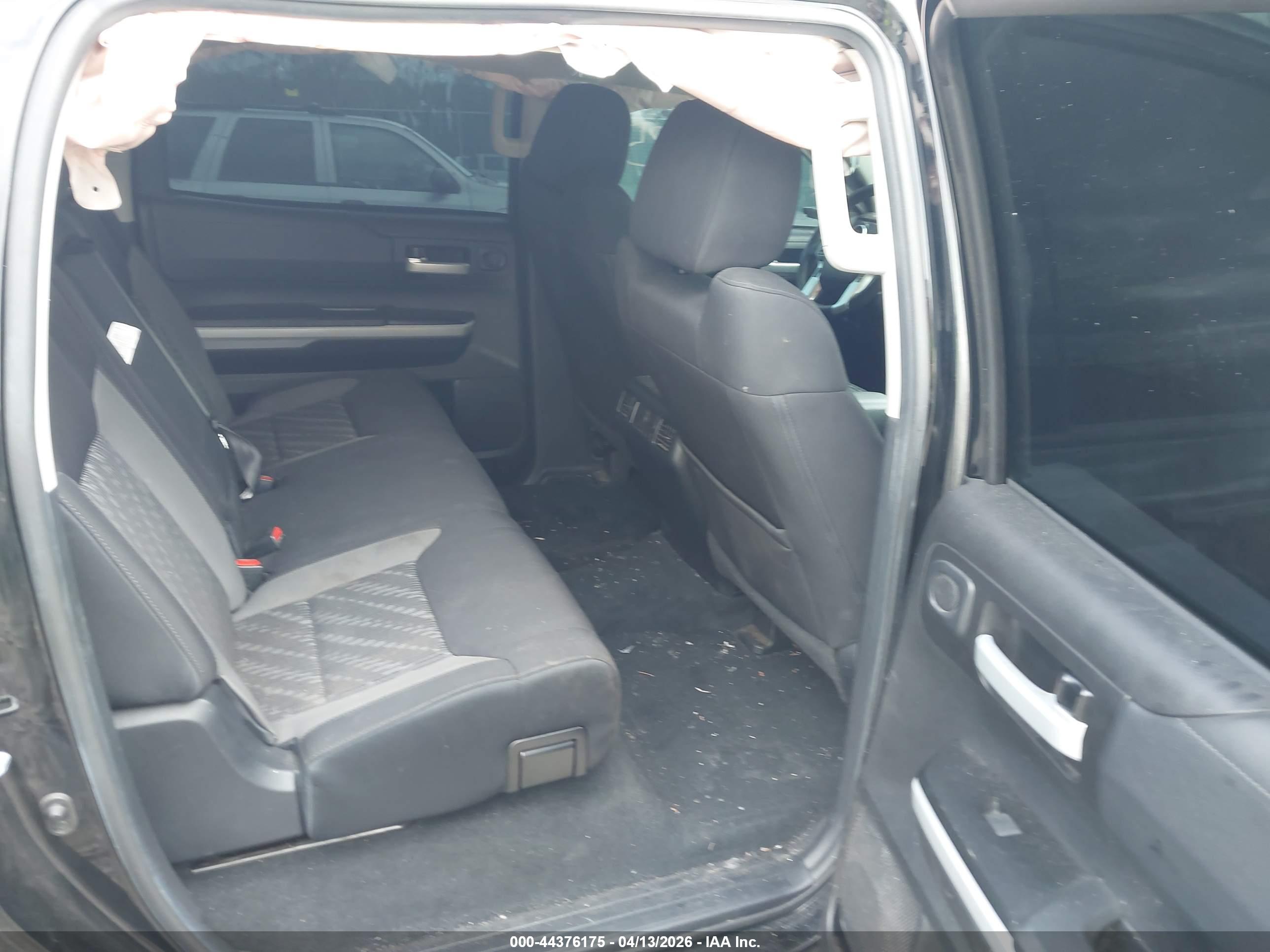 TOYOTA TUNDRA image 8