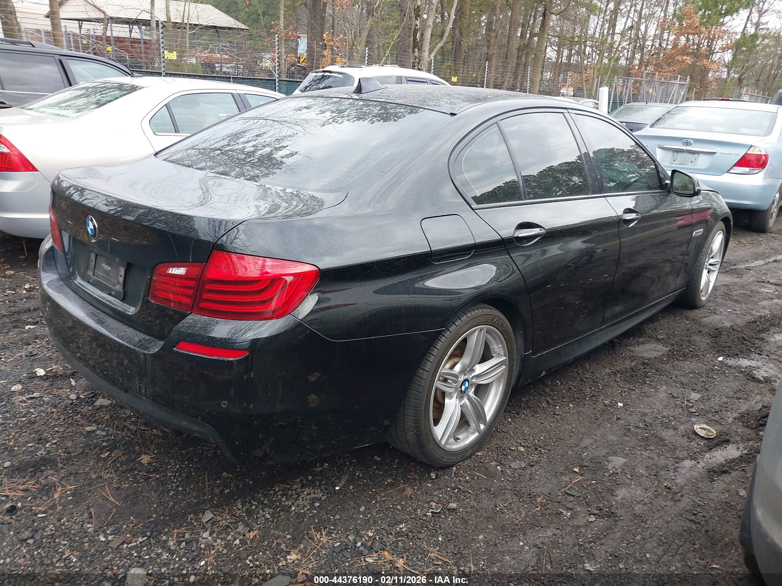 BMW 550I image 4