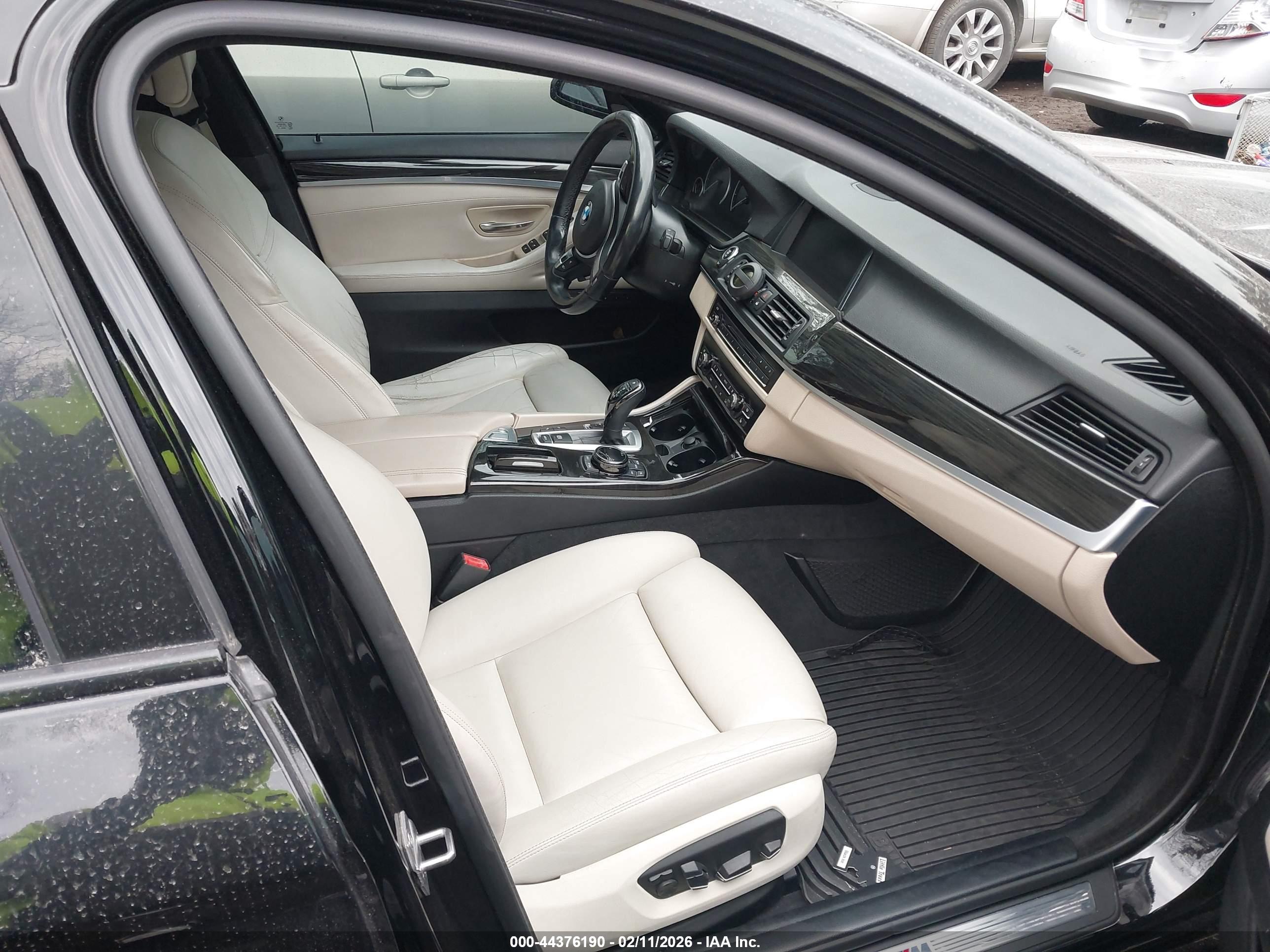 BMW 550I image 5