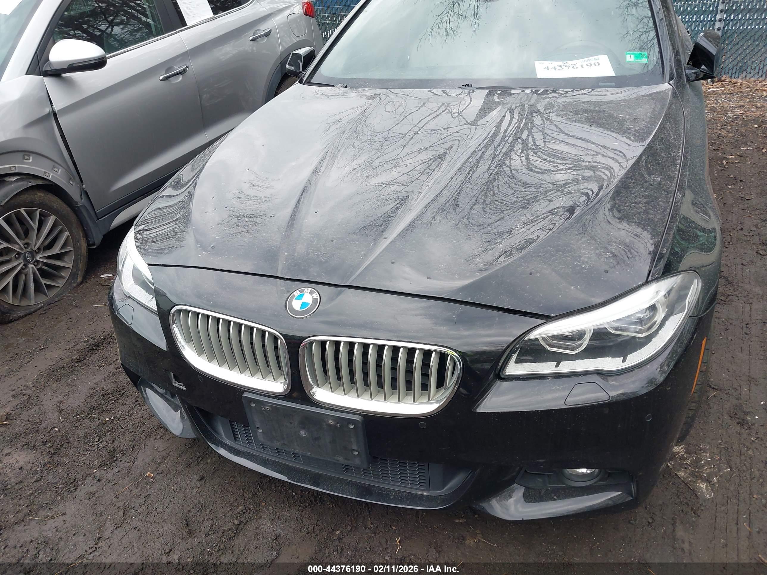 BMW 550I image 6