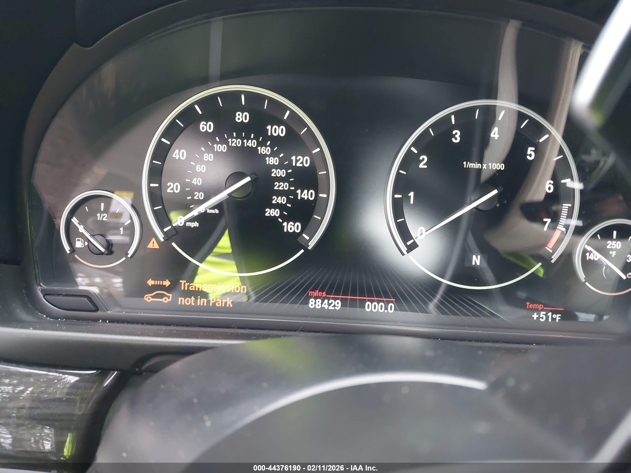 BMW 550I image 7