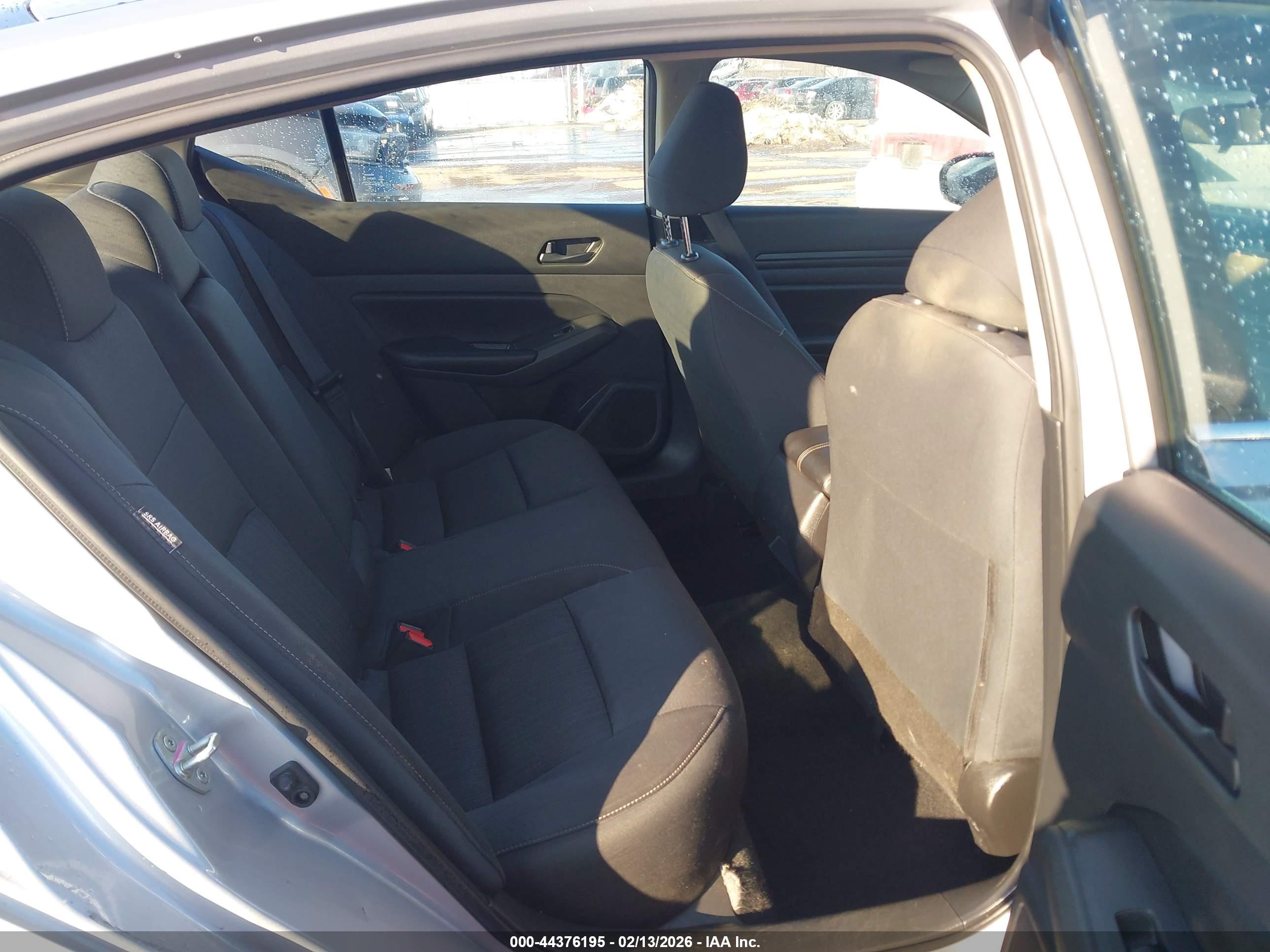 NISSAN ALTIMA image 8