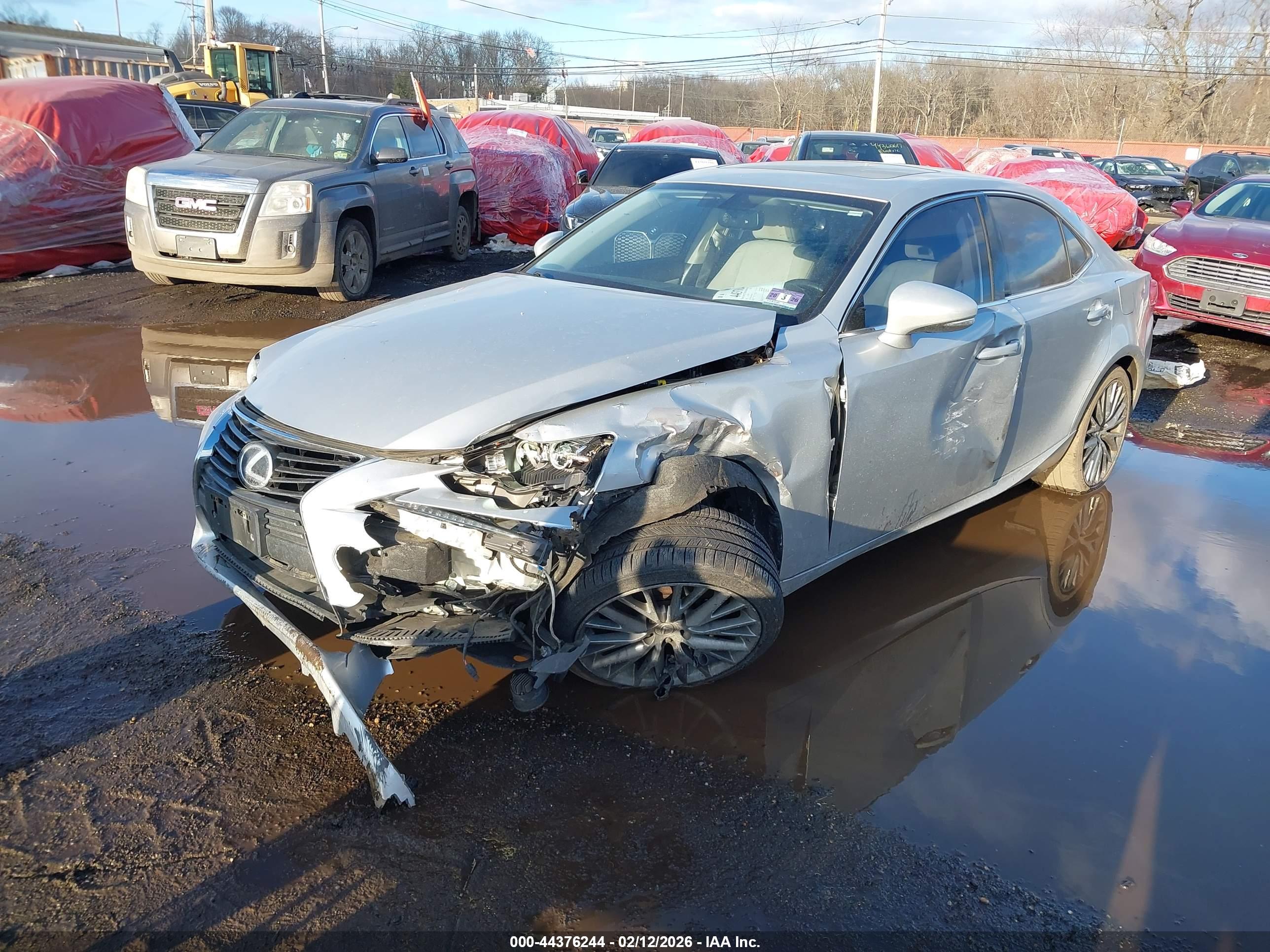 LEXUS IS image 2