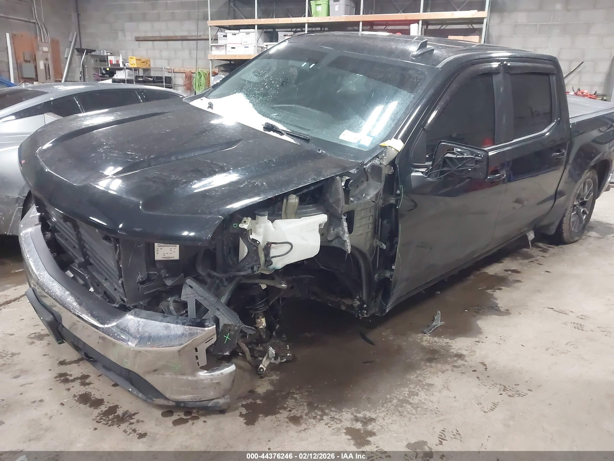 CHEVROLET SILVERADO image 2