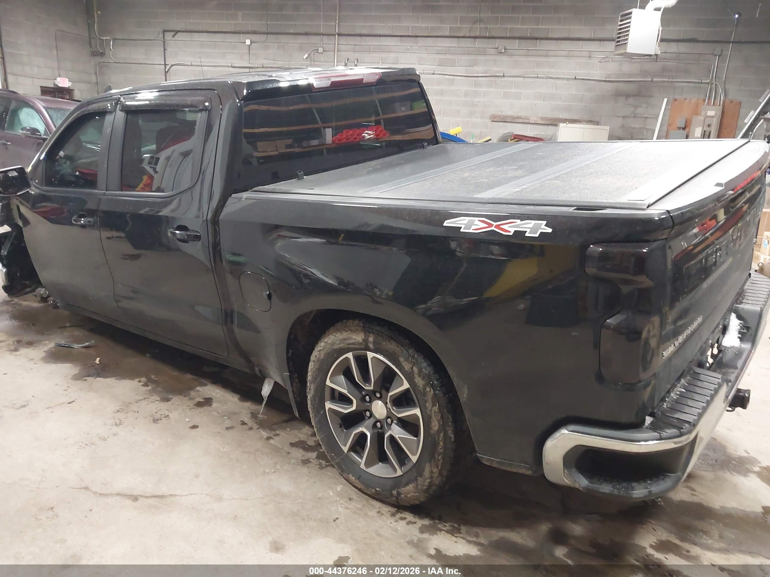 CHEVROLET SILVERADO image 3