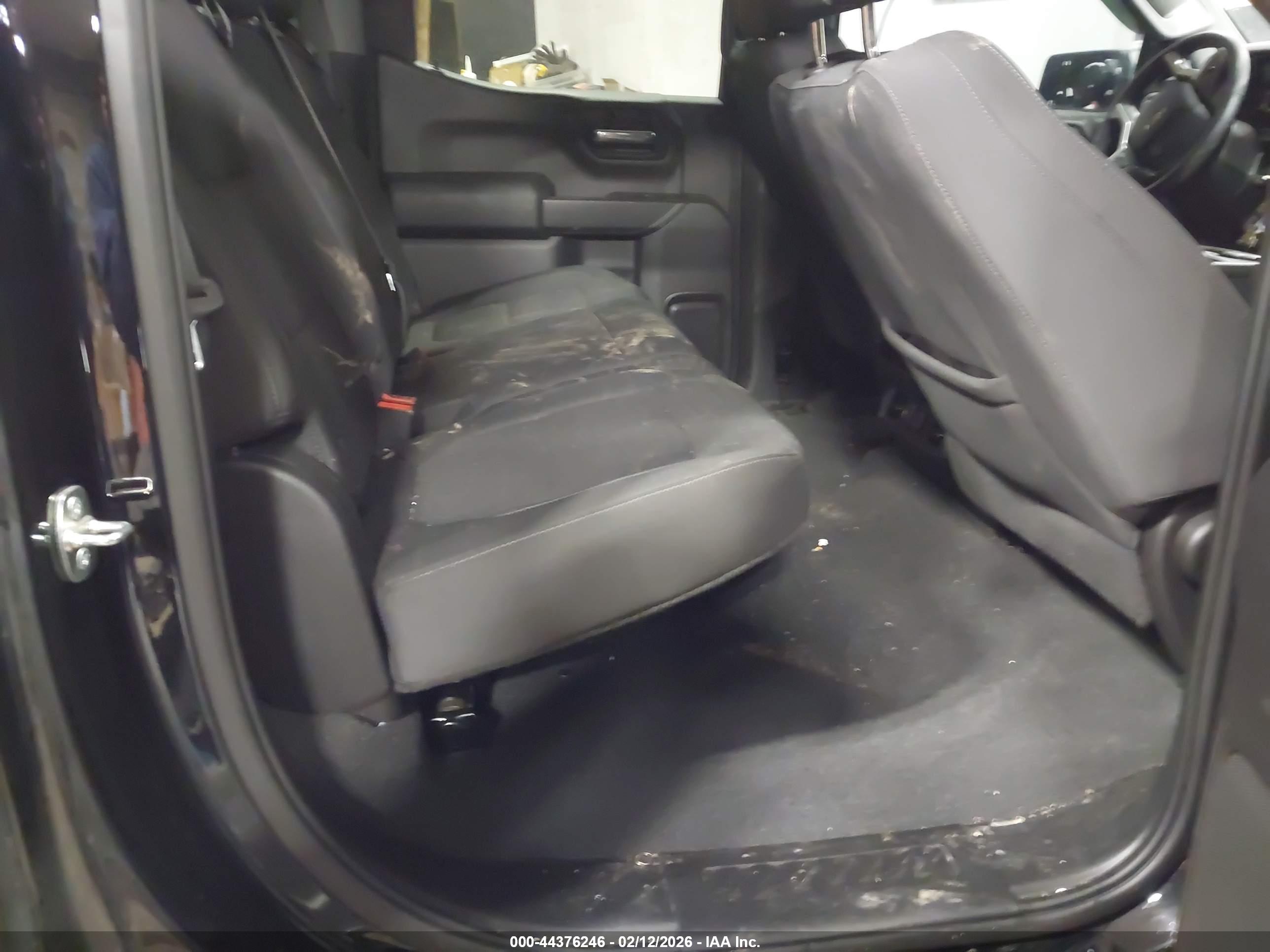CHEVROLET SILVERADO image 8
