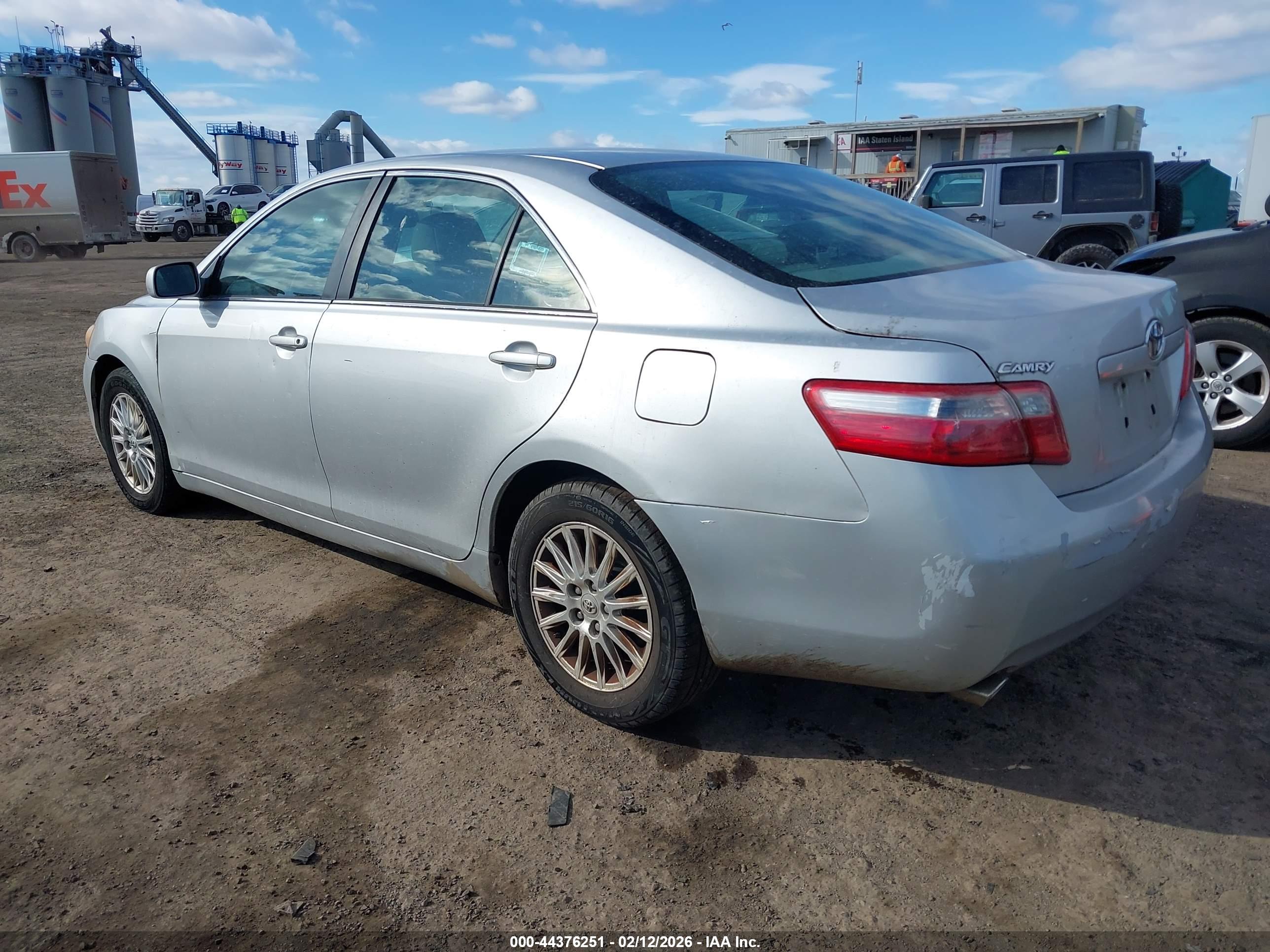 TOYOTA CAMRY image 3