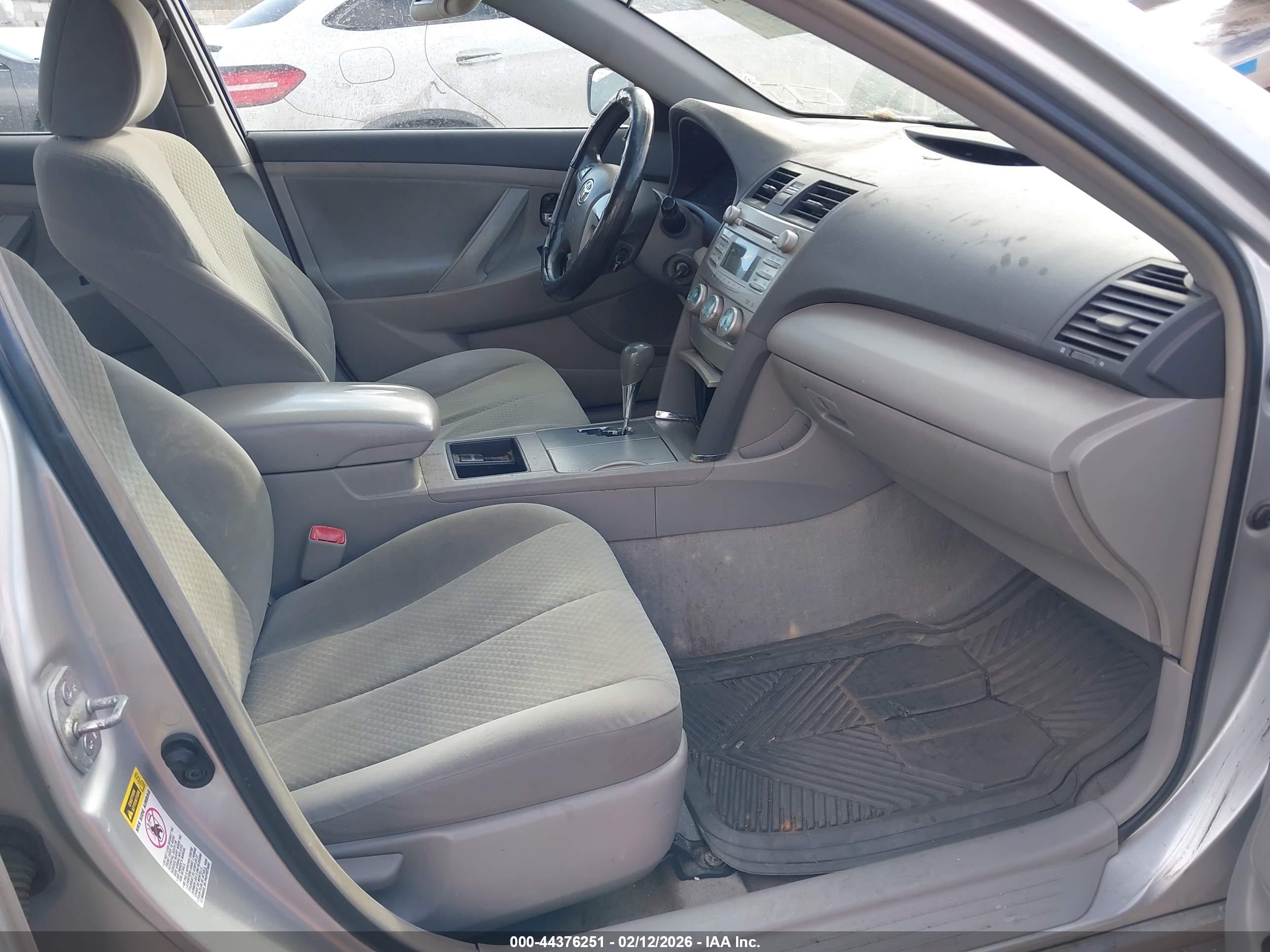 TOYOTA CAMRY image 5