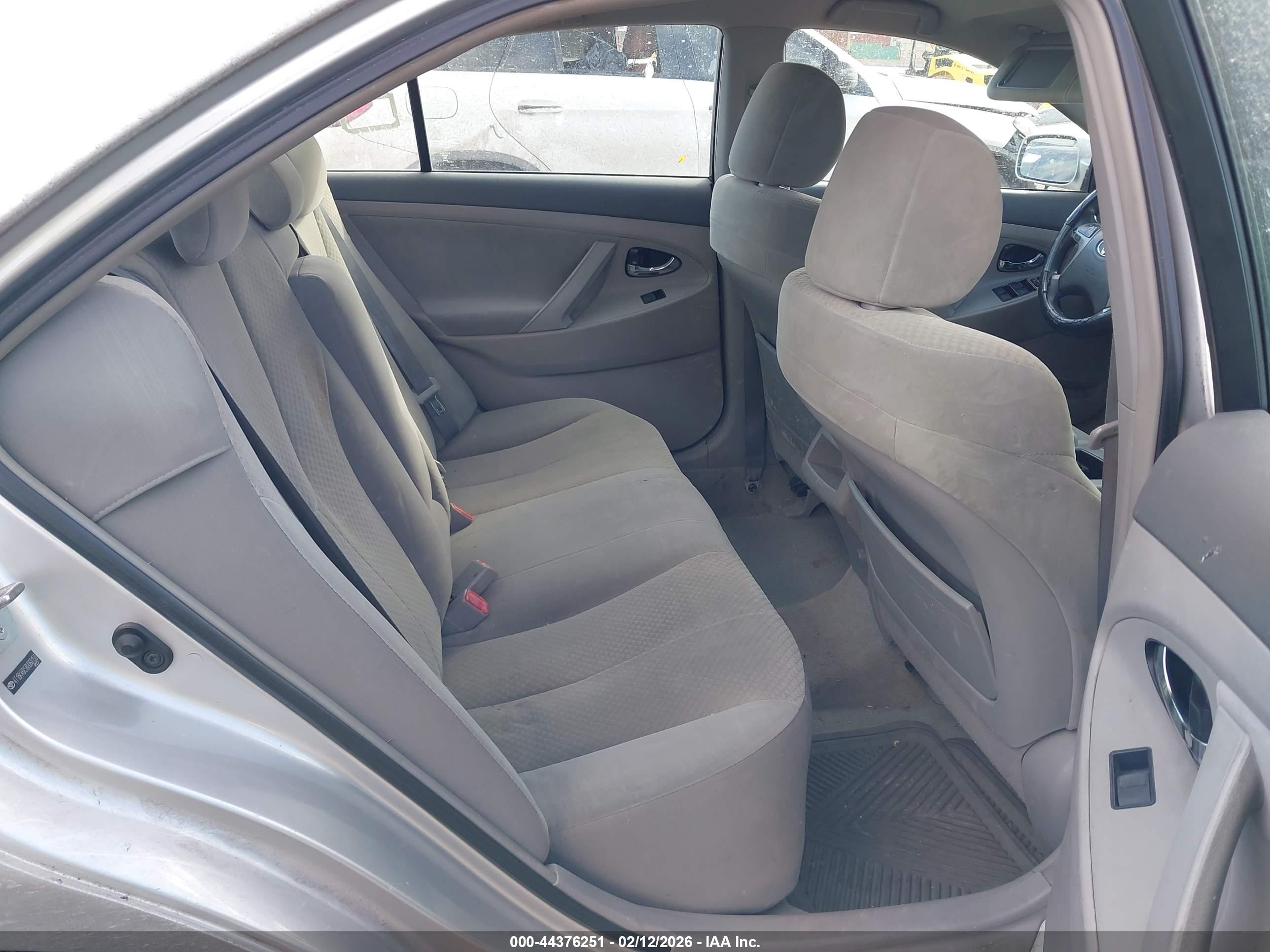TOYOTA CAMRY image 8