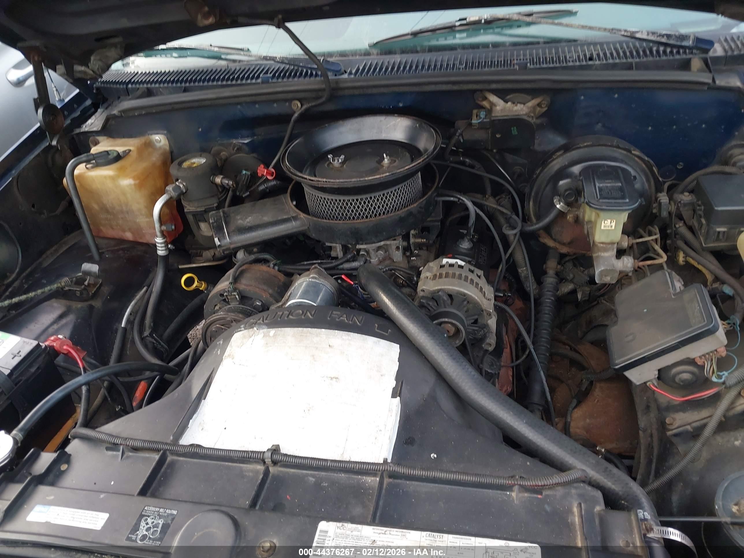 CHEVROLET GMT-400 image 10