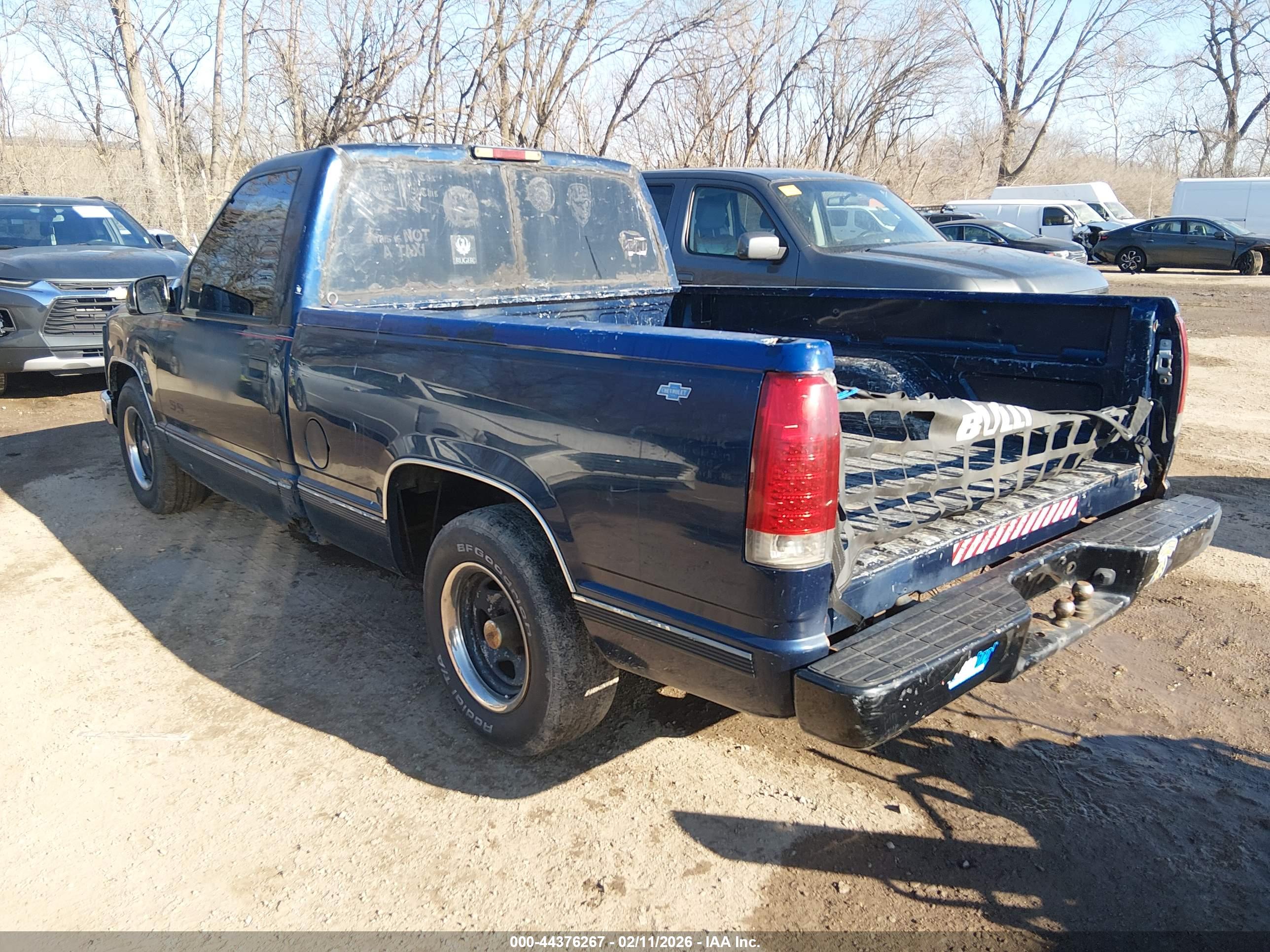 CHEVROLET GMT-400 image 3