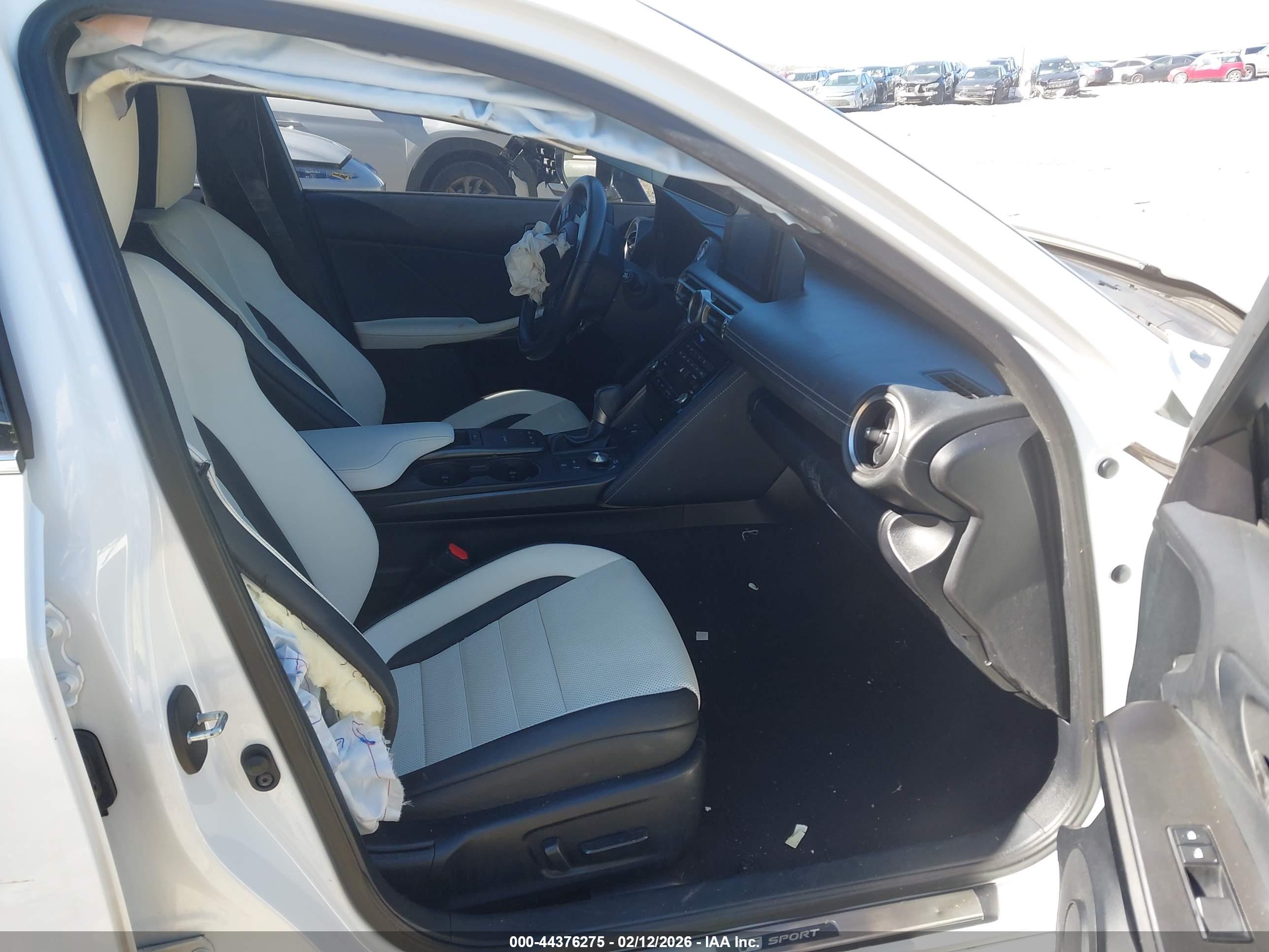 LEXUS IS image 5
