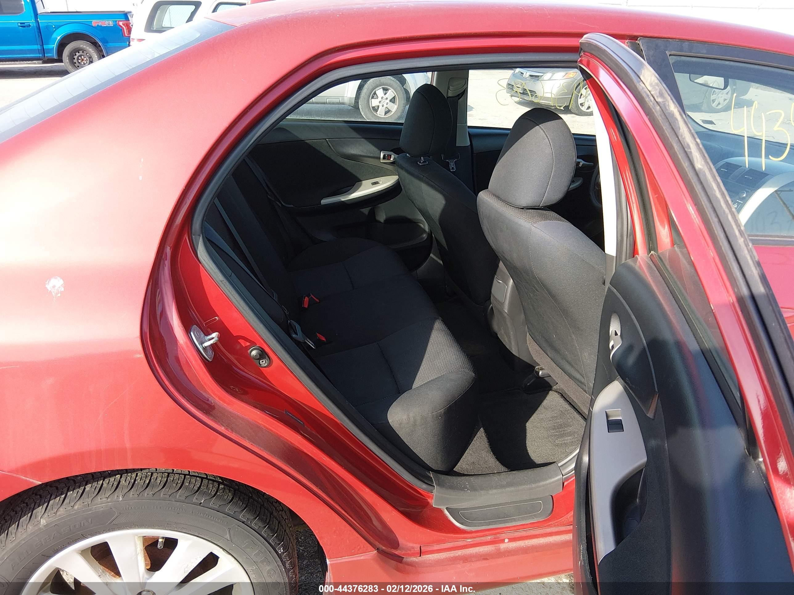 TOYOTA COROLLA image 8