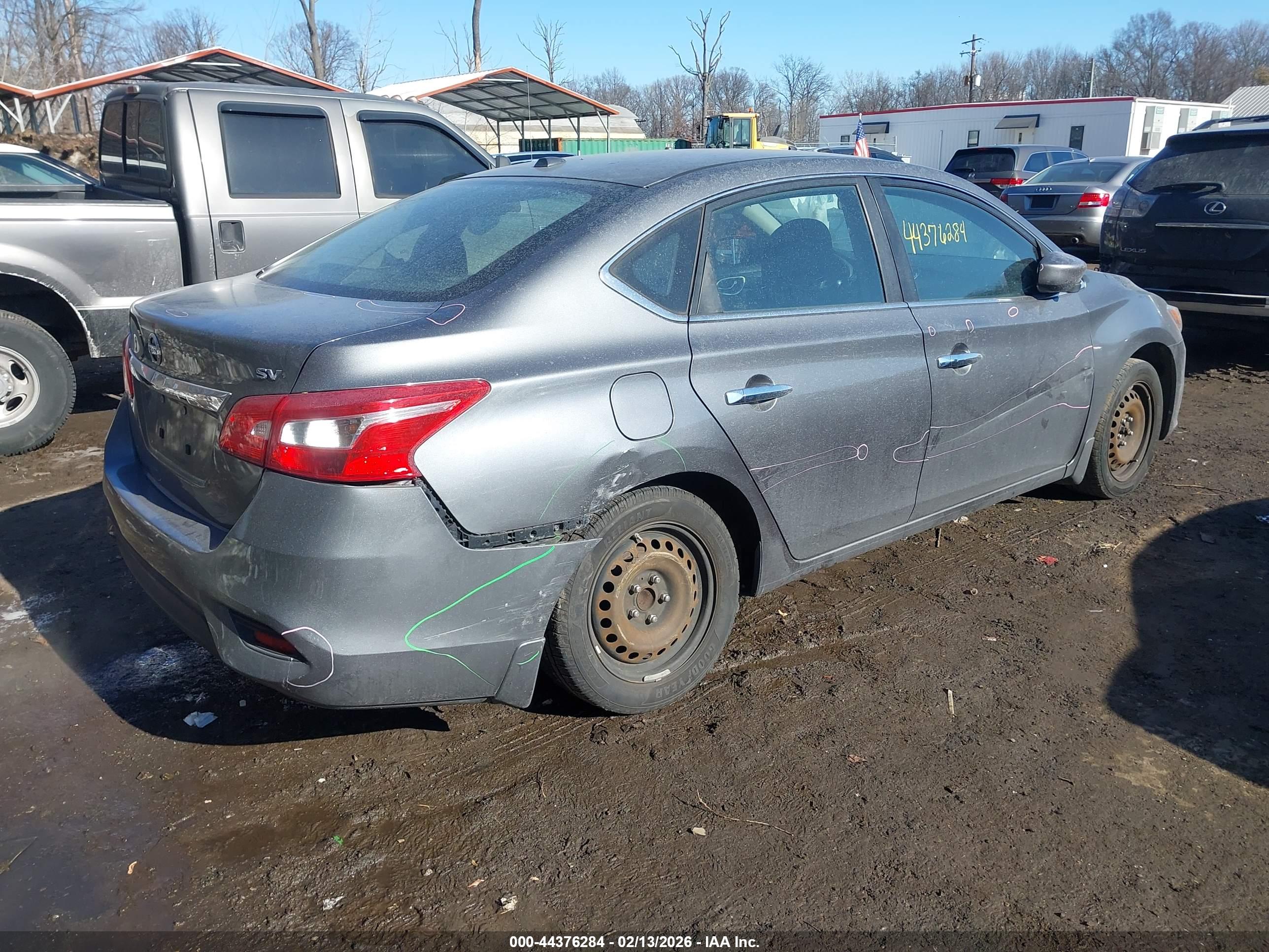 NISSAN SENTRA image 4