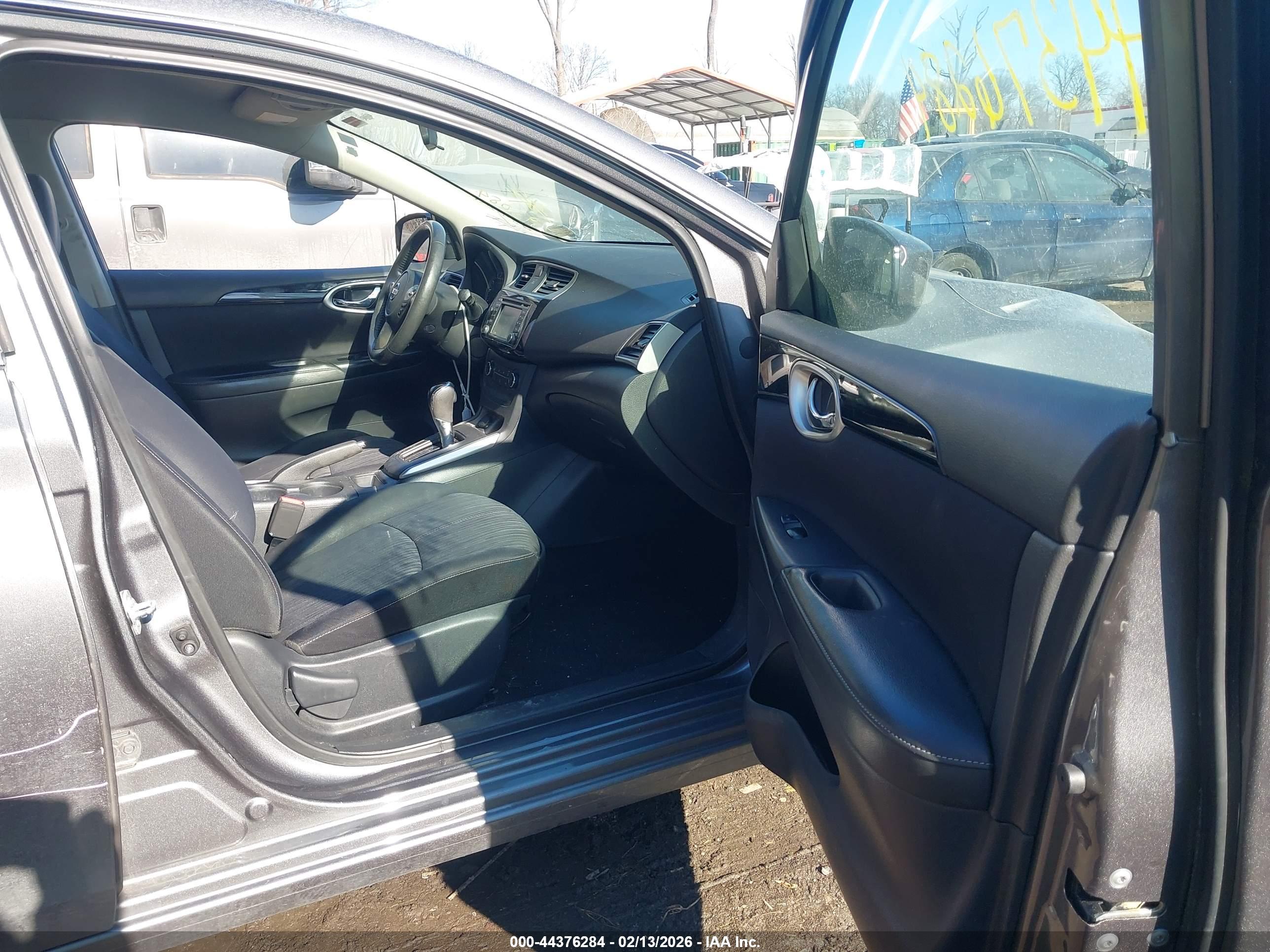 NISSAN SENTRA image 5