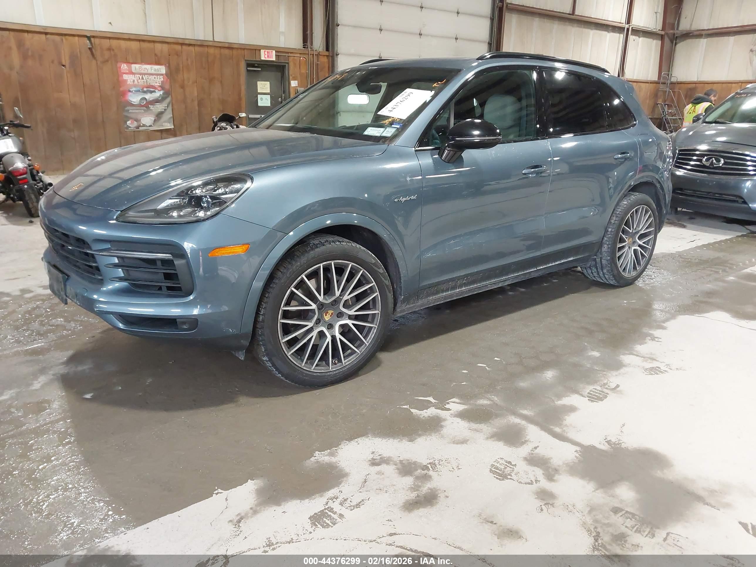 PORSCHE CAYENNE image 2