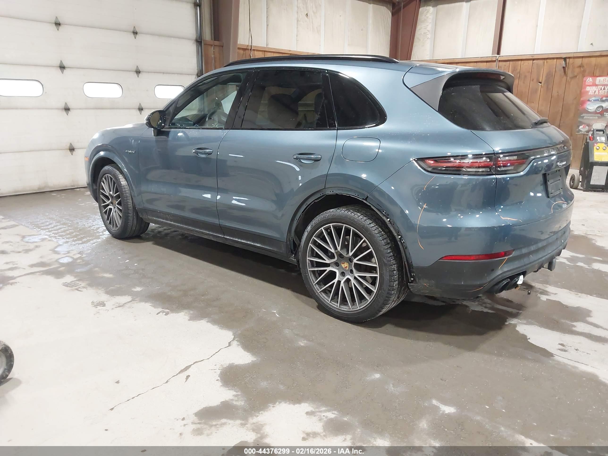 PORSCHE CAYENNE image 3