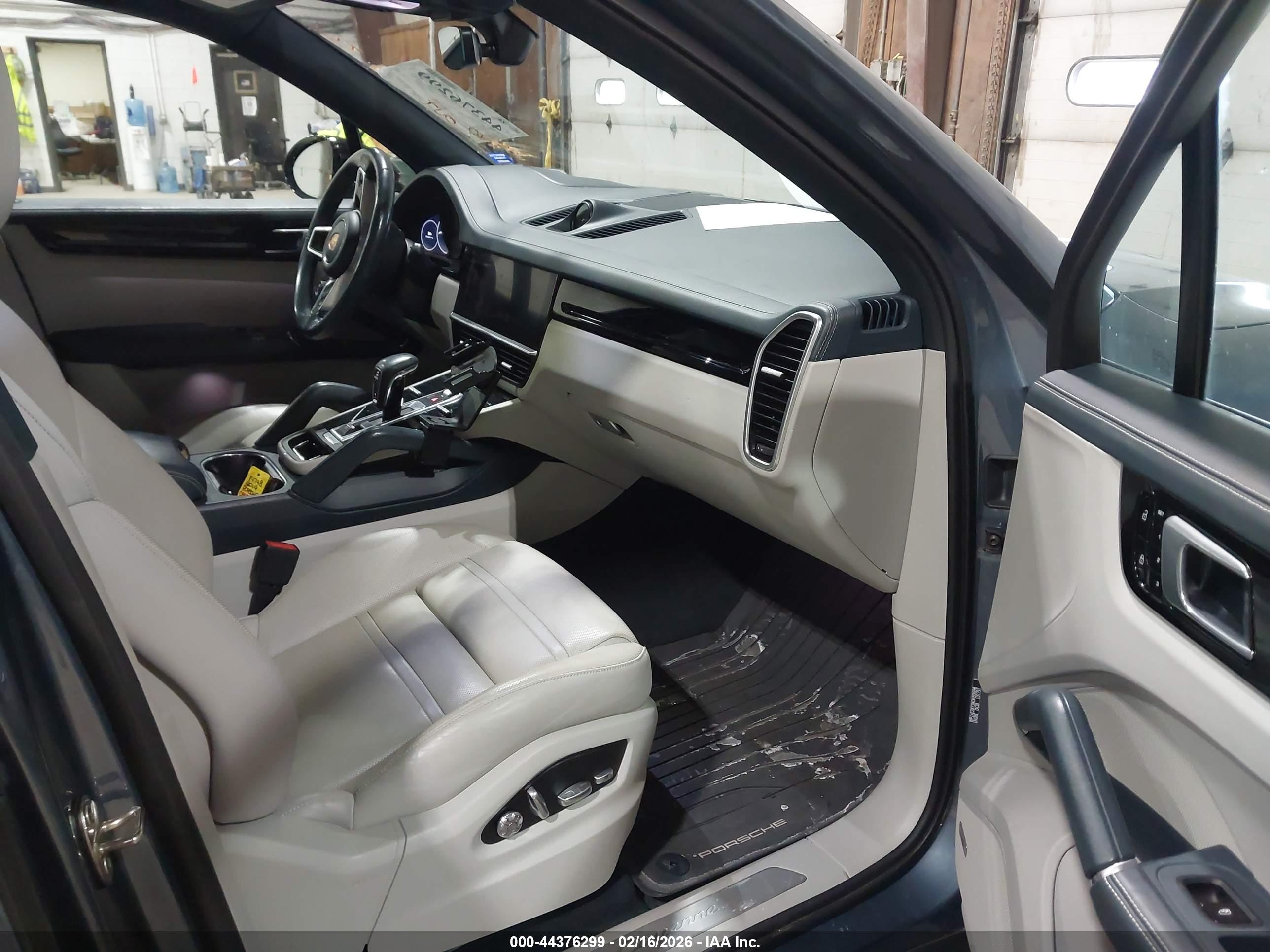 PORSCHE CAYENNE image 5