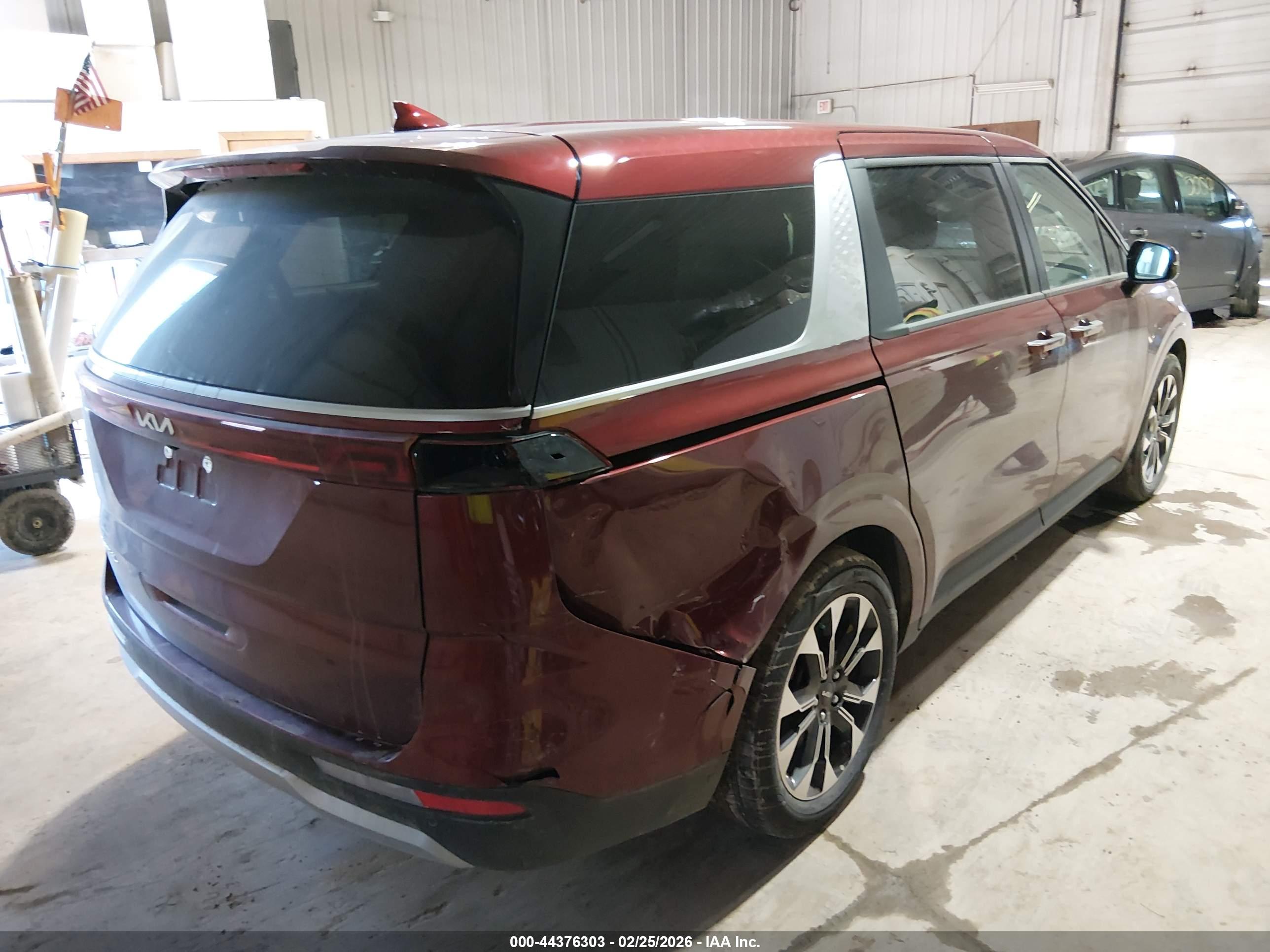 KIA CARNIVAL image 4