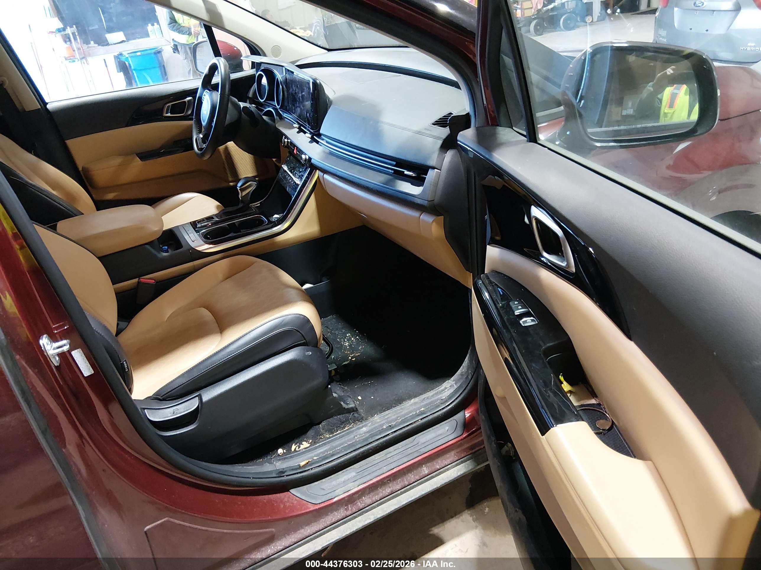 KIA CARNIVAL image 5