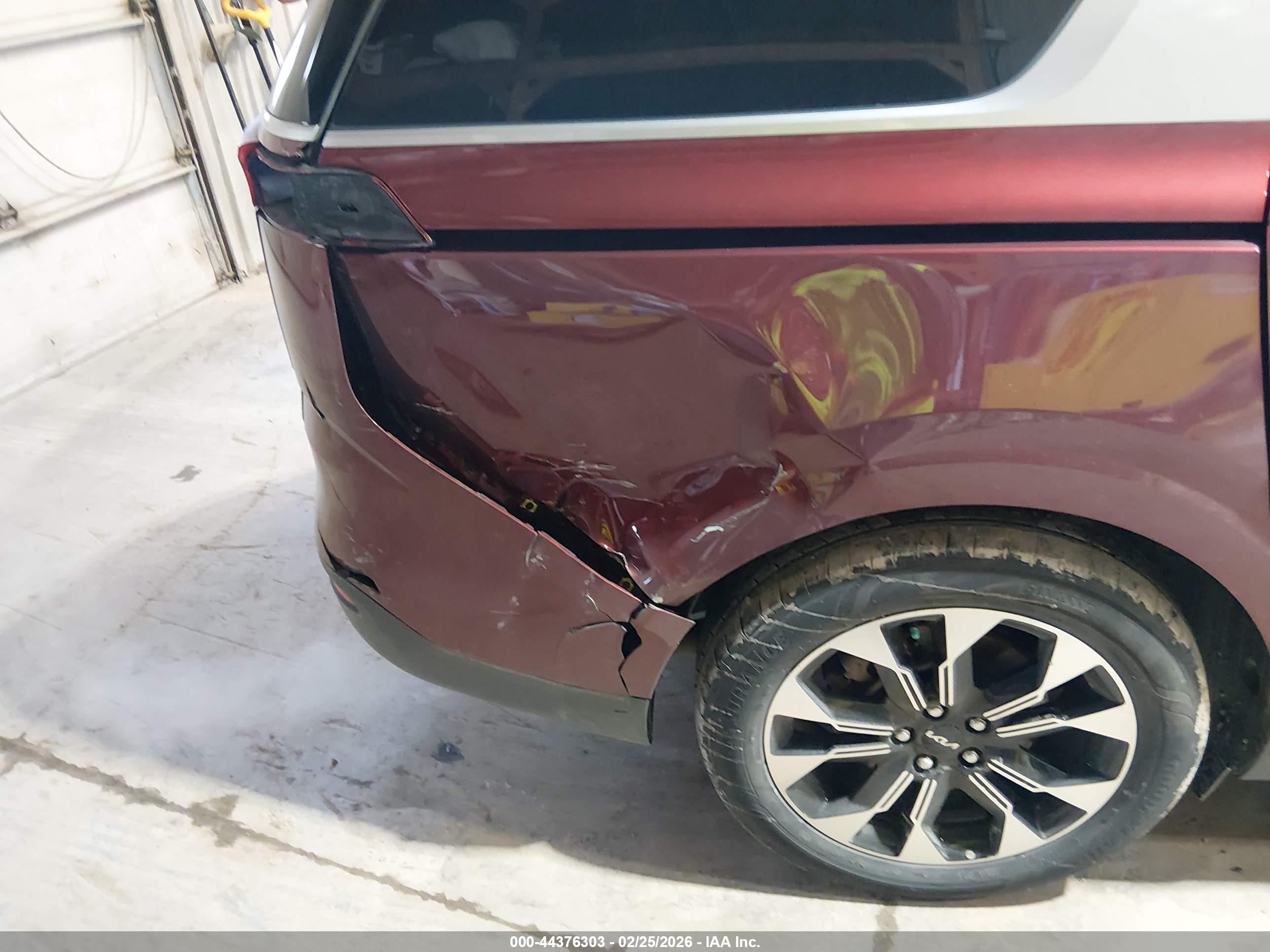 KIA CARNIVAL image 6