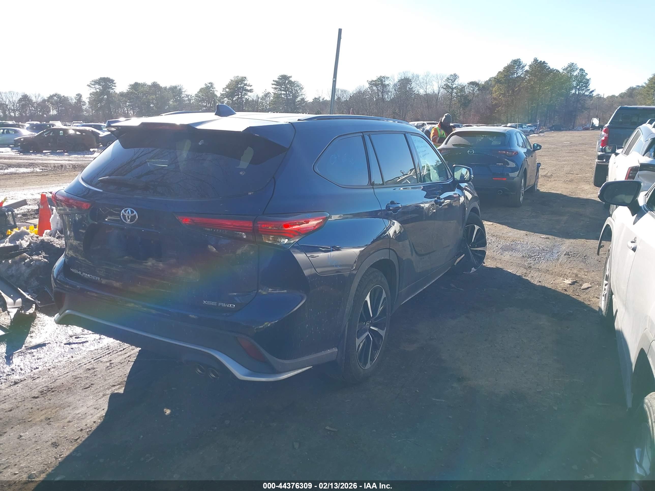 TOYOTA HIGHLANDER image 4