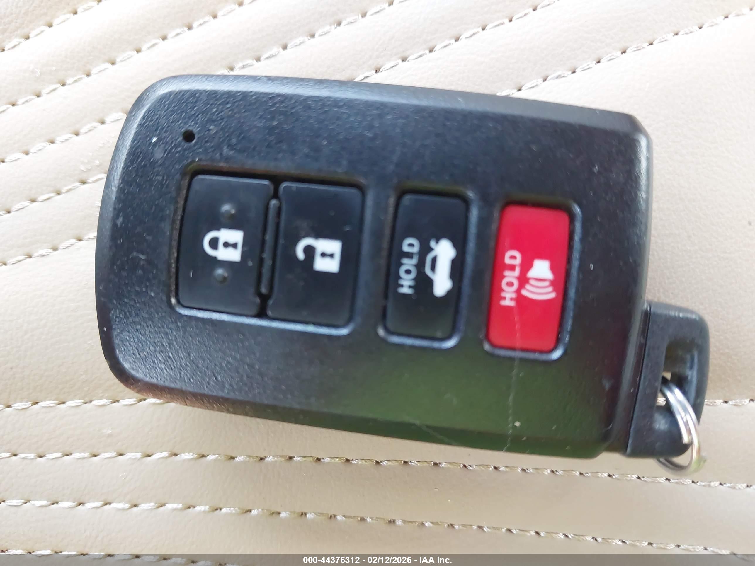 TOYOTA CAMRY image 11