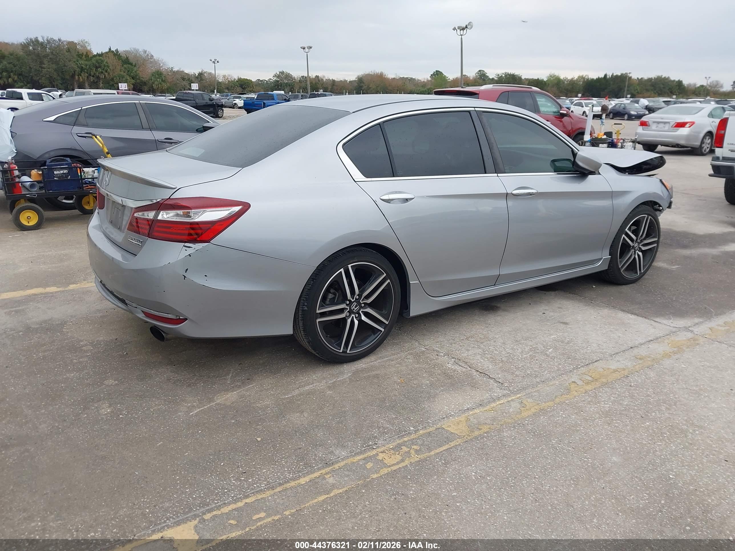 HONDA ACCORD image 4