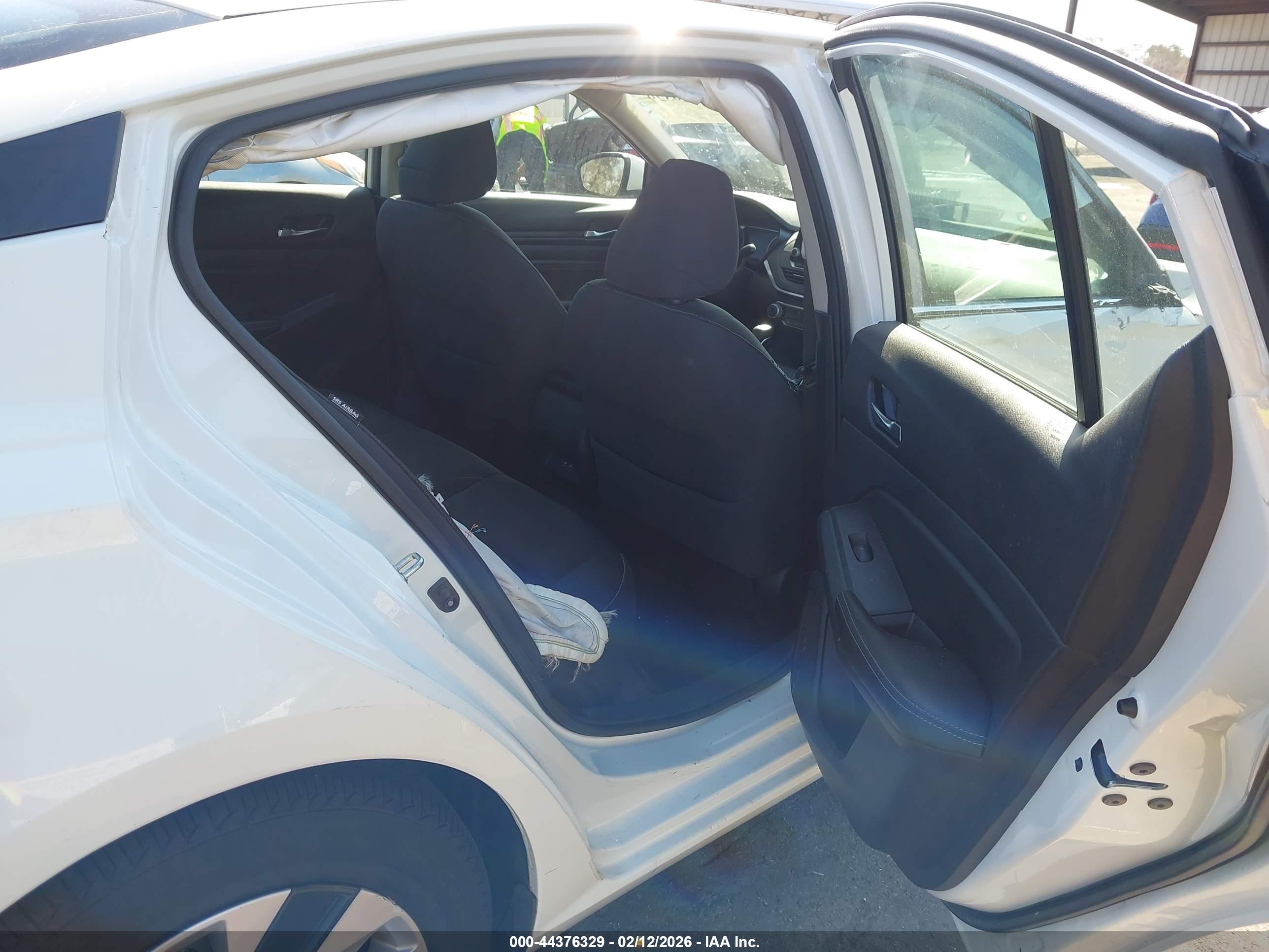 NISSAN ALTIMA image 8