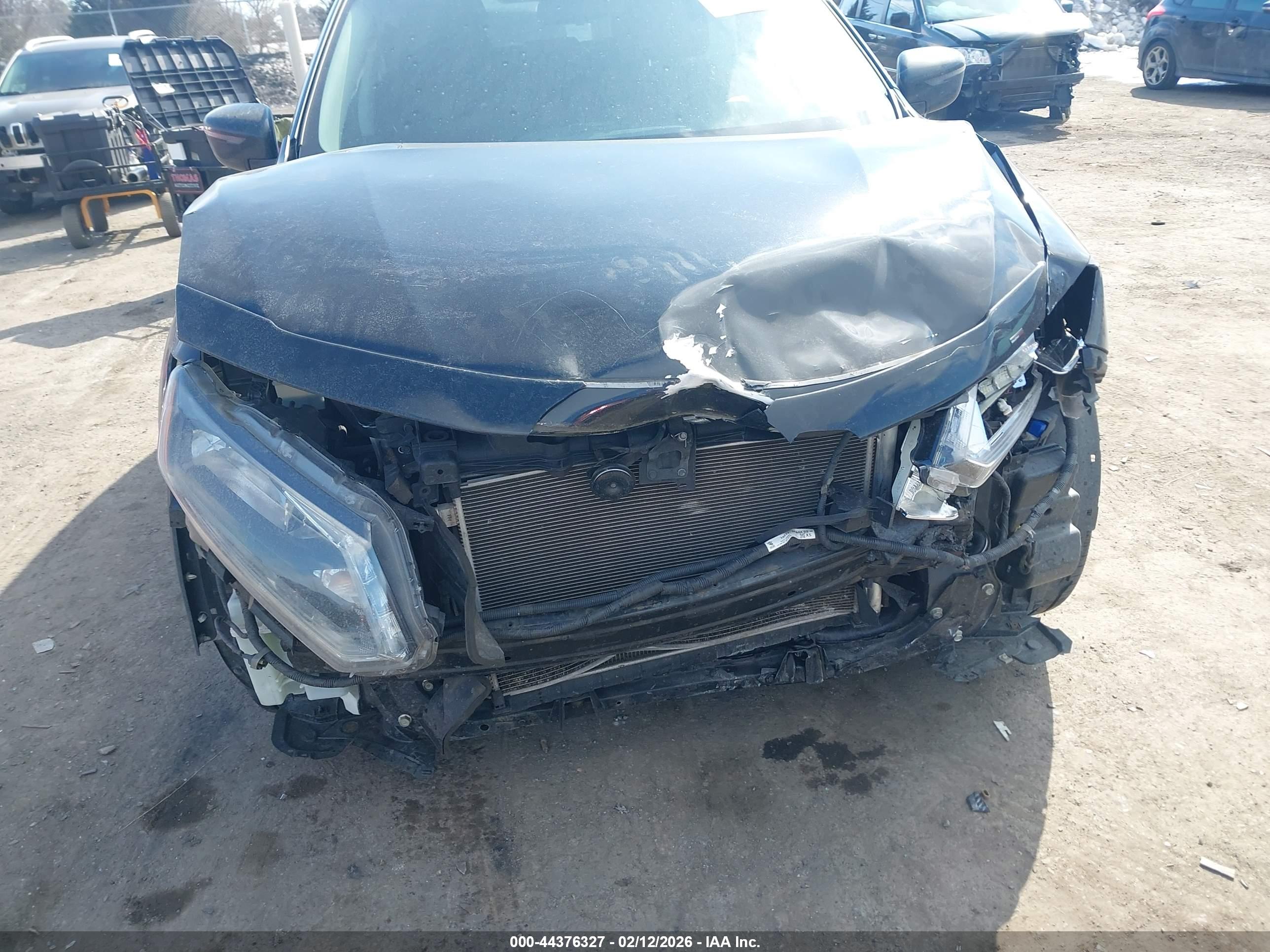NISSAN ROGUE image 6