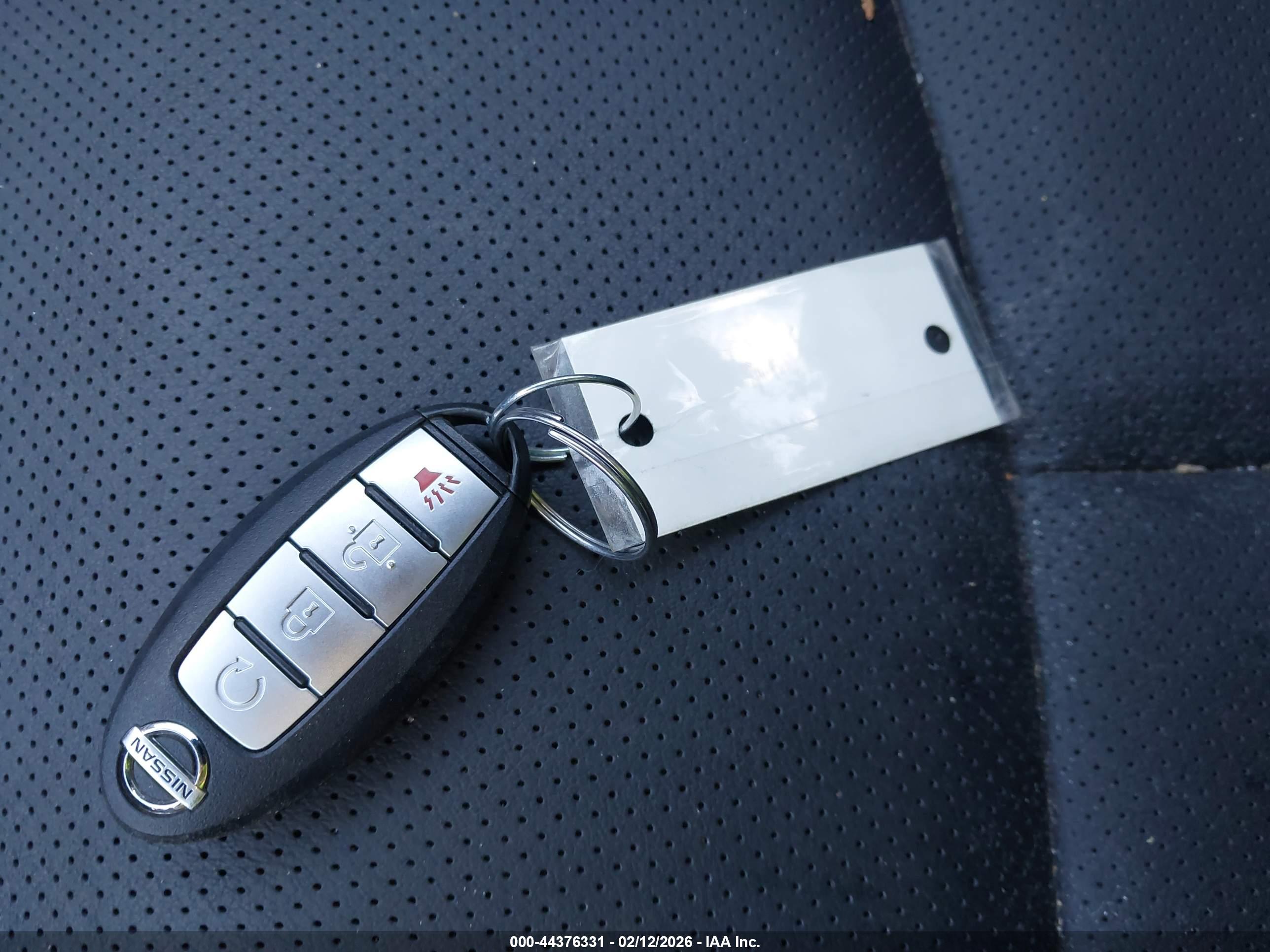 NISSAN ROGUE image 11