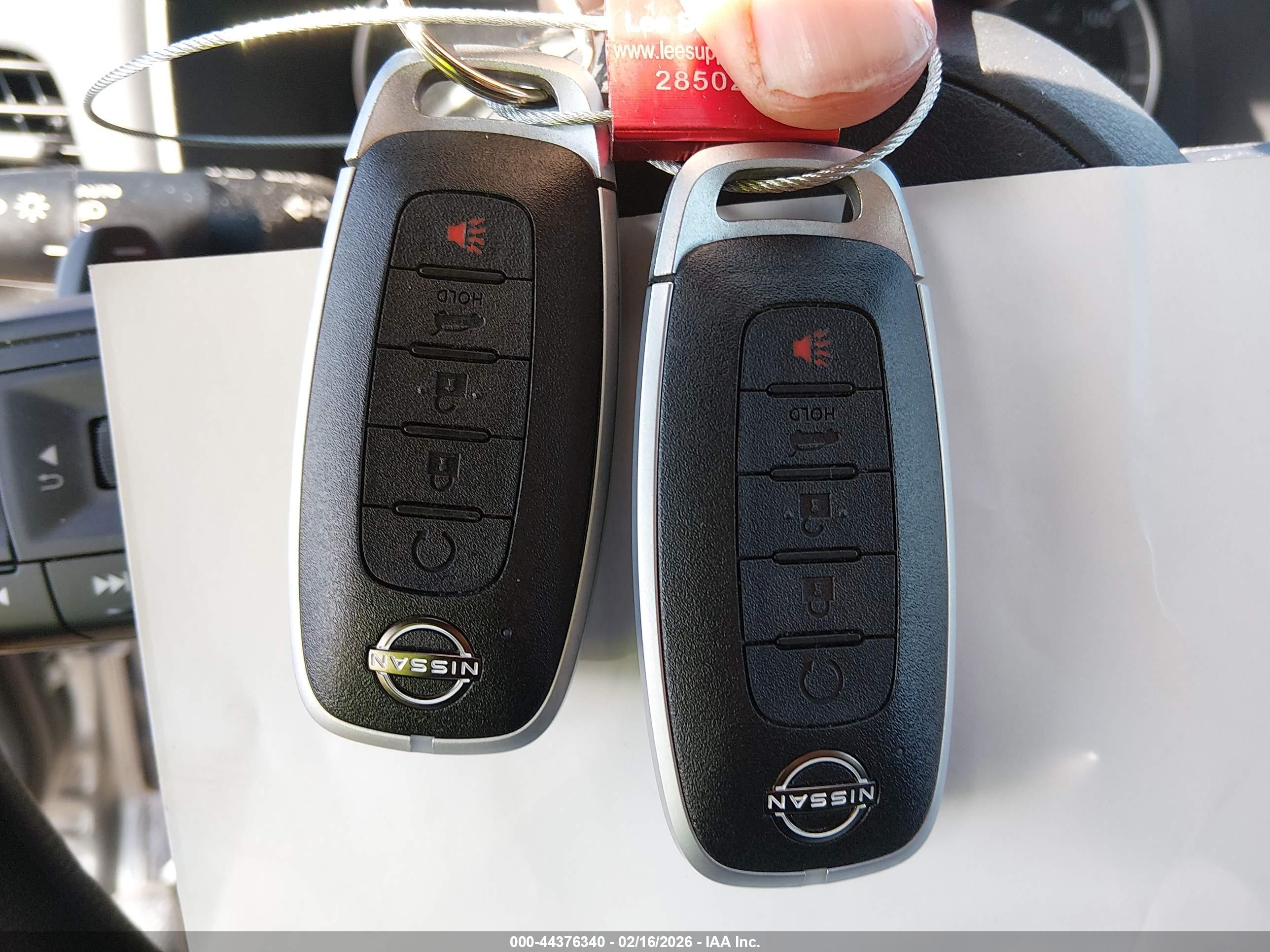 NISSAN ROGUE image 11