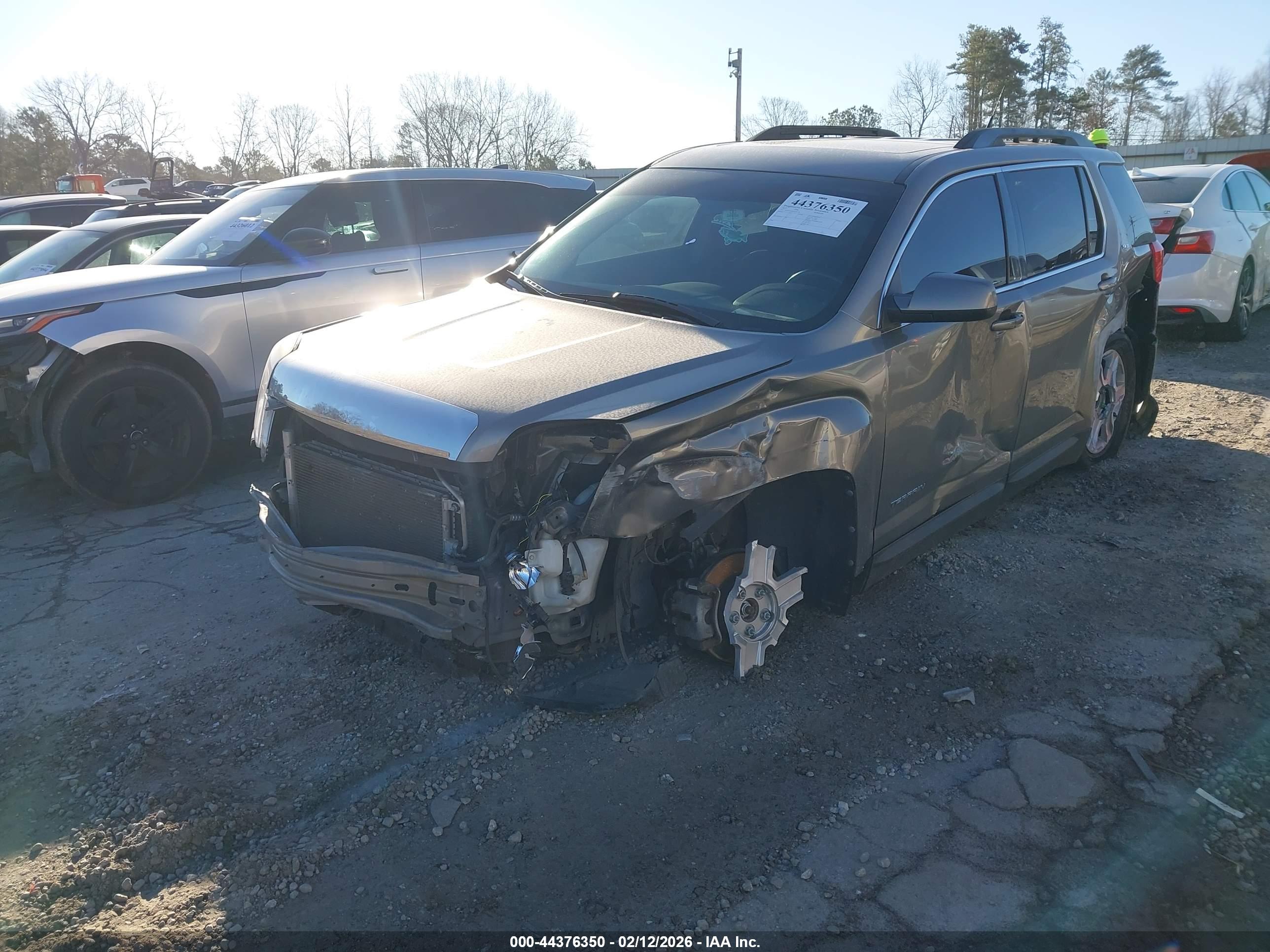 GMC TERRAIN image 2