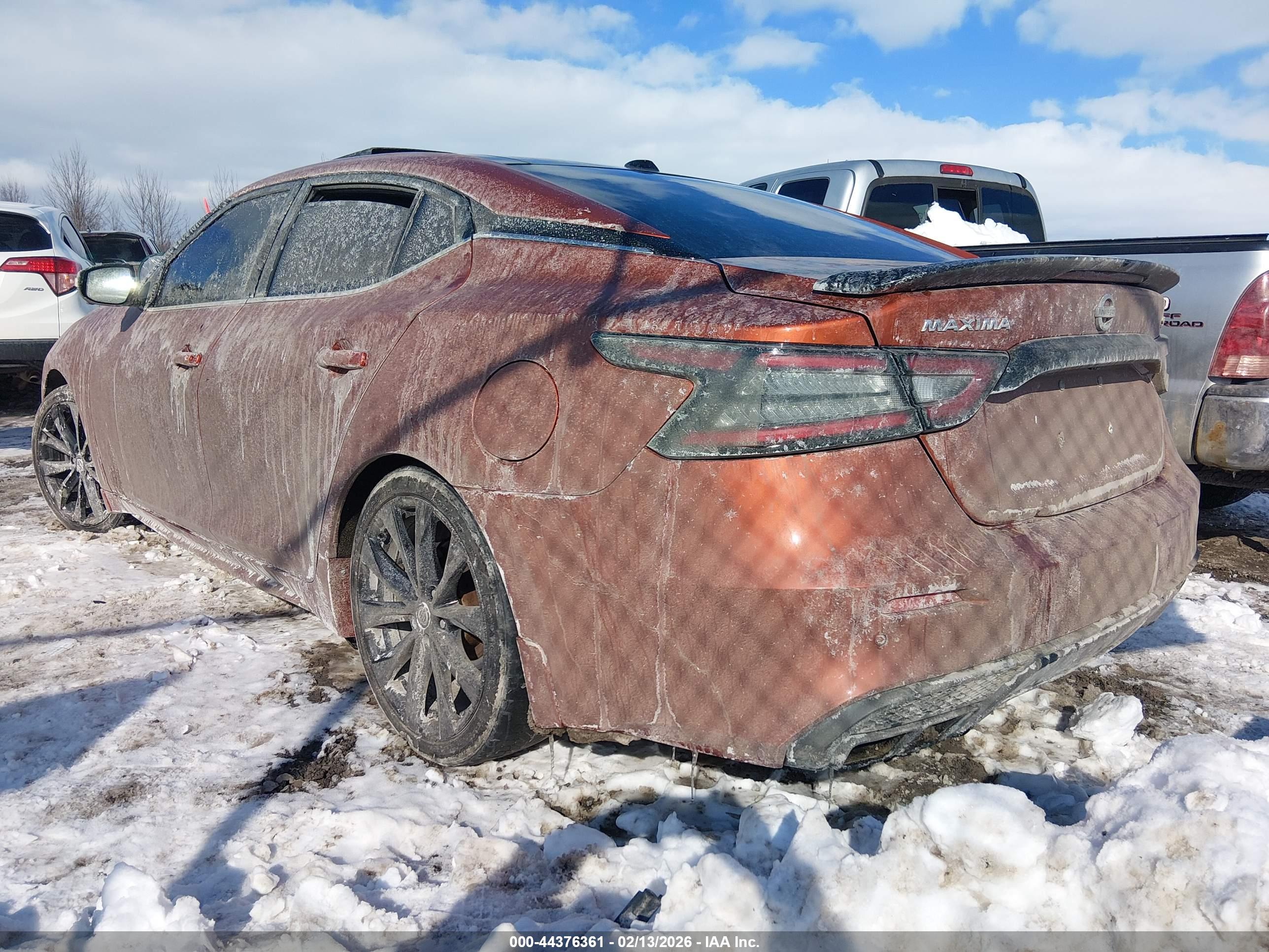 NISSAN MAXIMA image 3