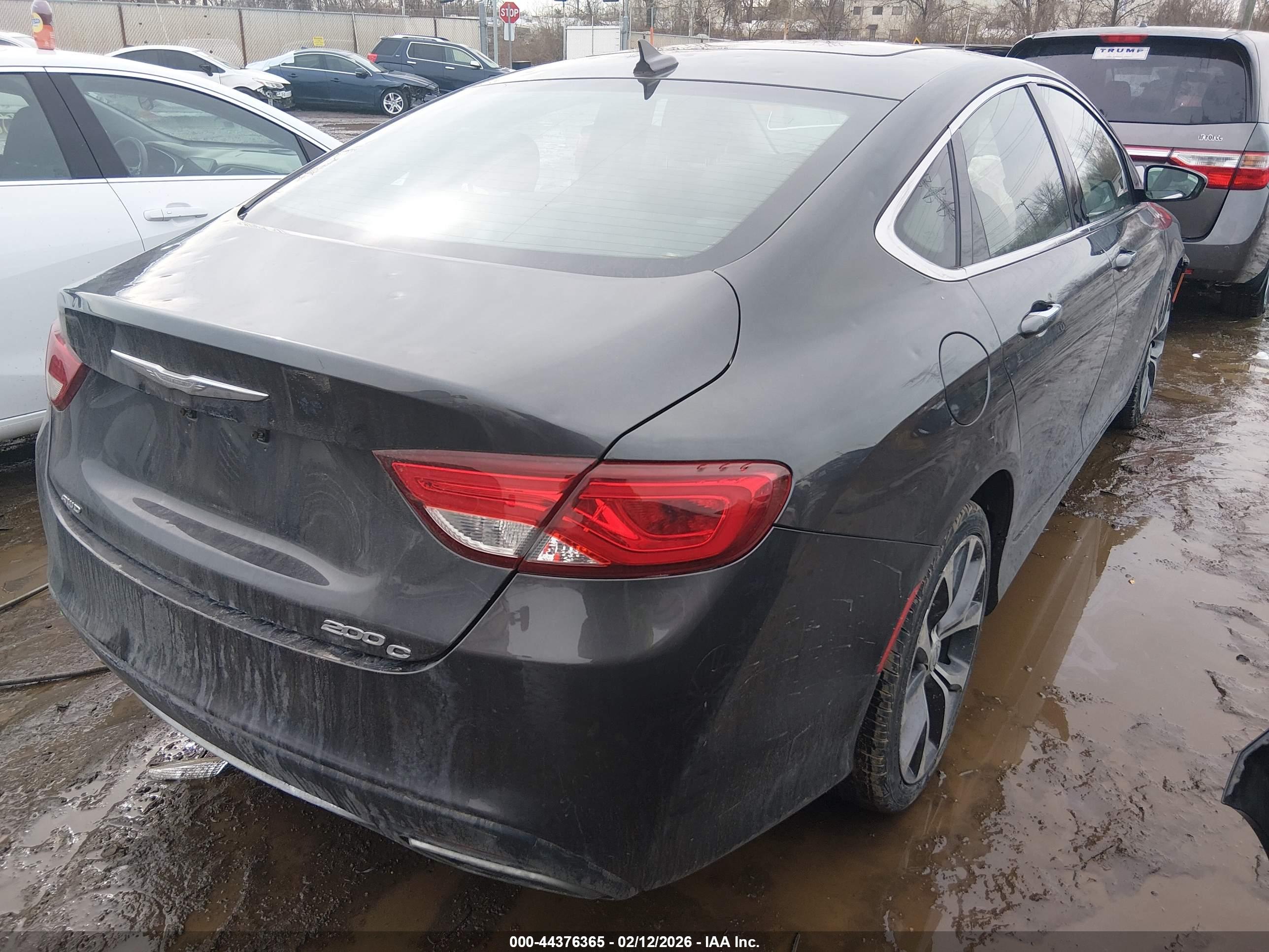 CHRYSLER 200 image 4