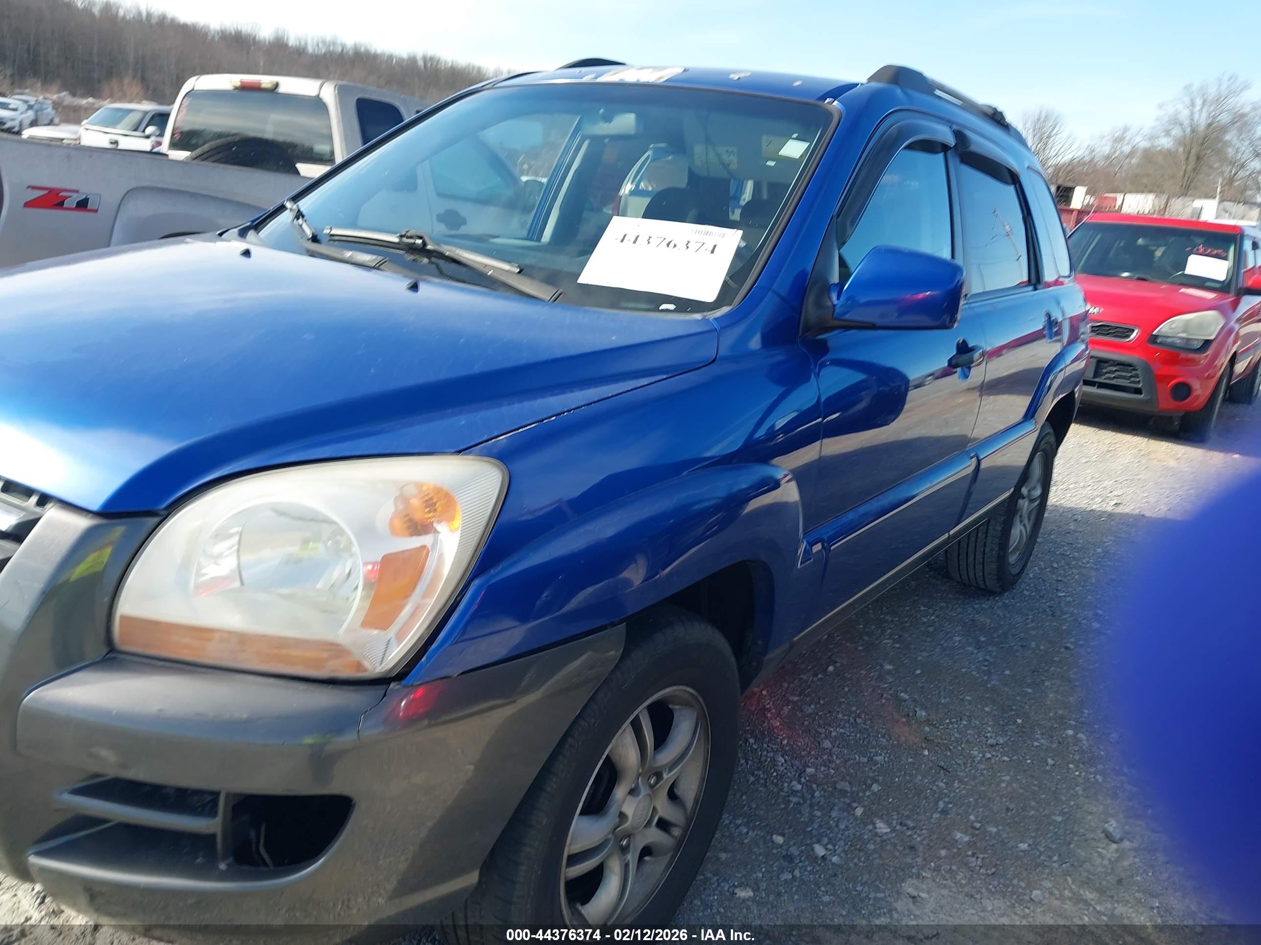 KIA SPORTAGE image 2
