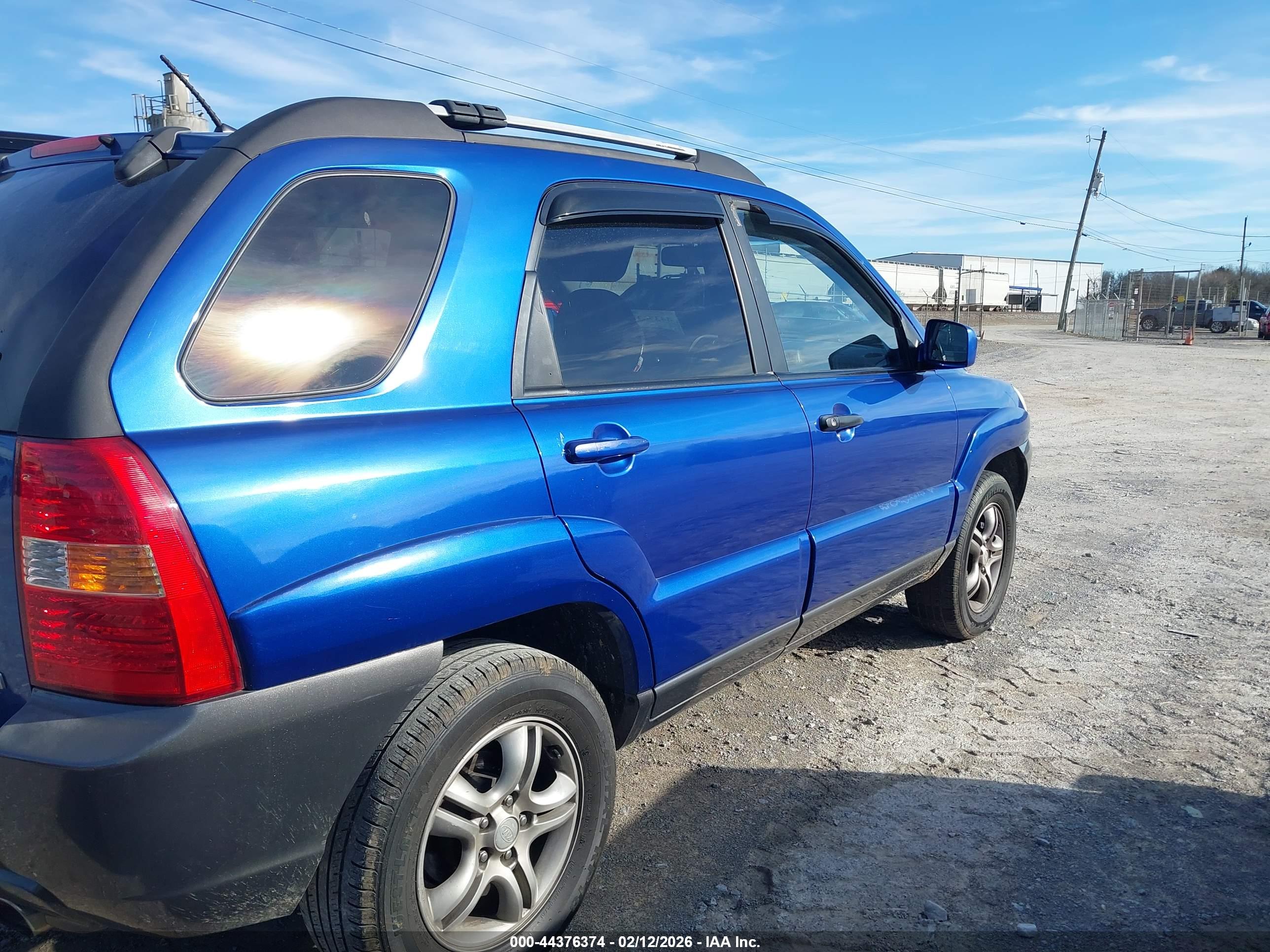 KIA SPORTAGE image 4