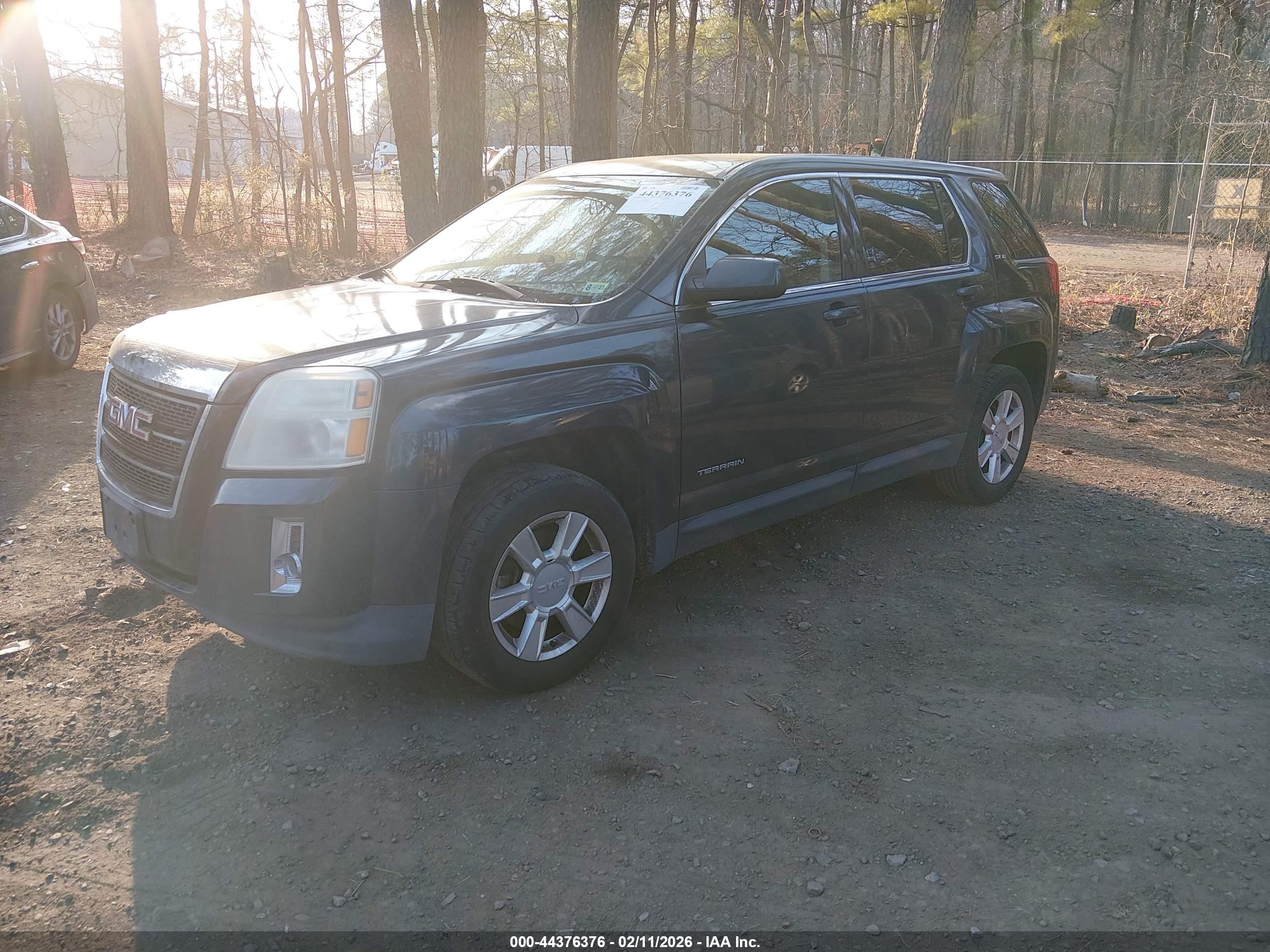 GMC TERRAIN image 2