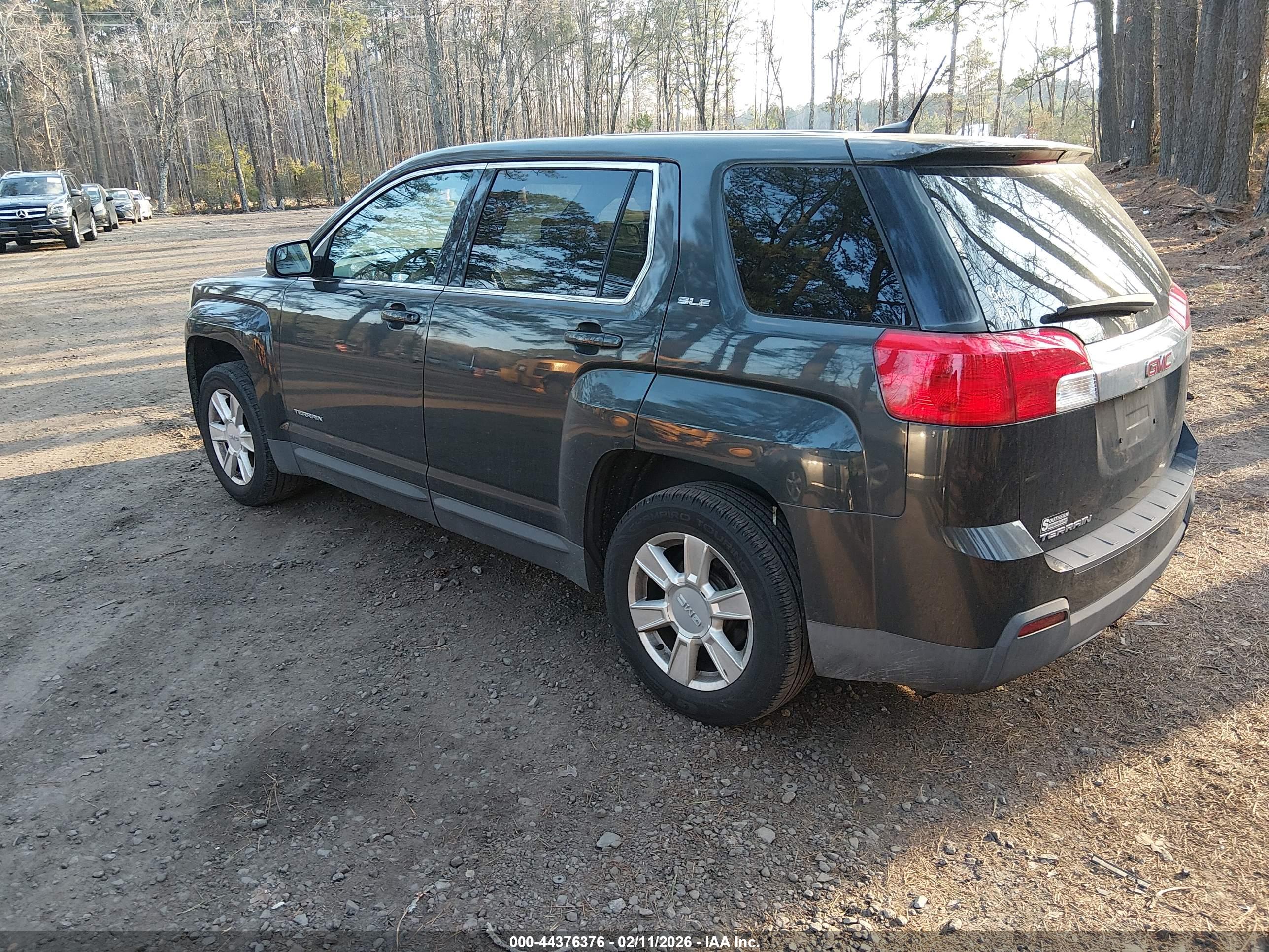 GMC TERRAIN image 3