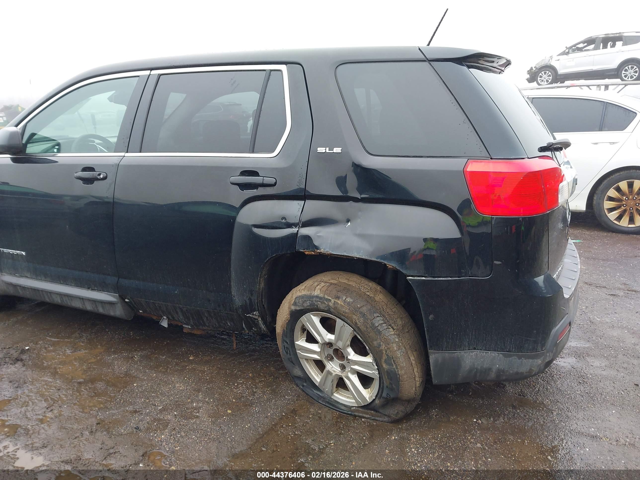 GMC TERRAIN image 6