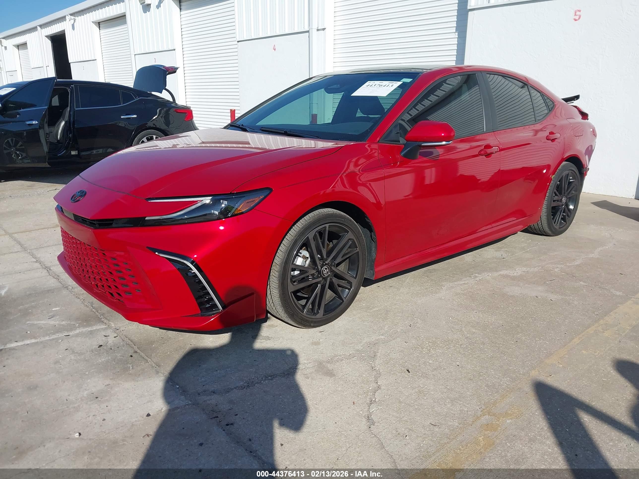 TOYOTA CAMRY image 2