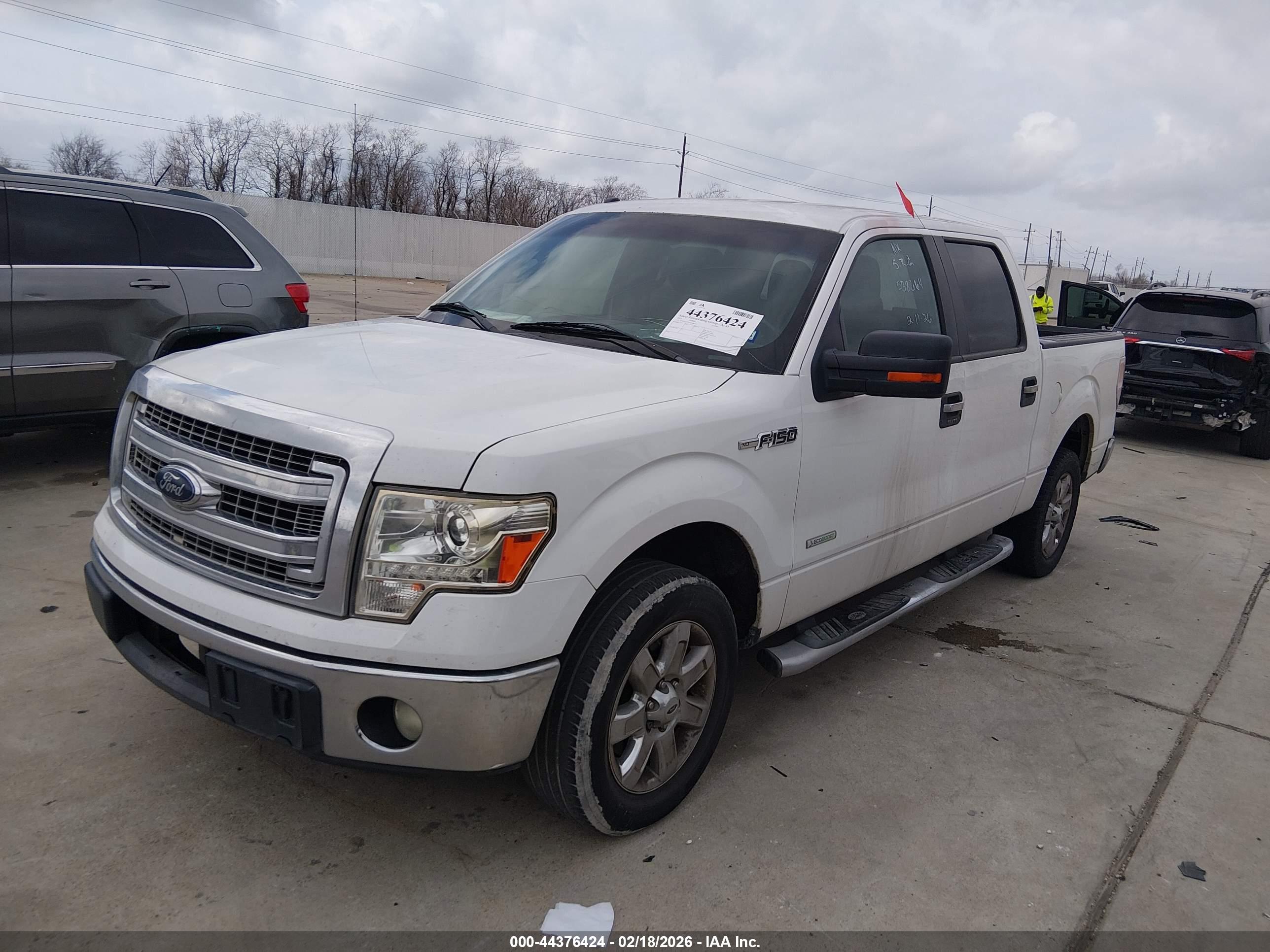 FORD F-150 image 2
