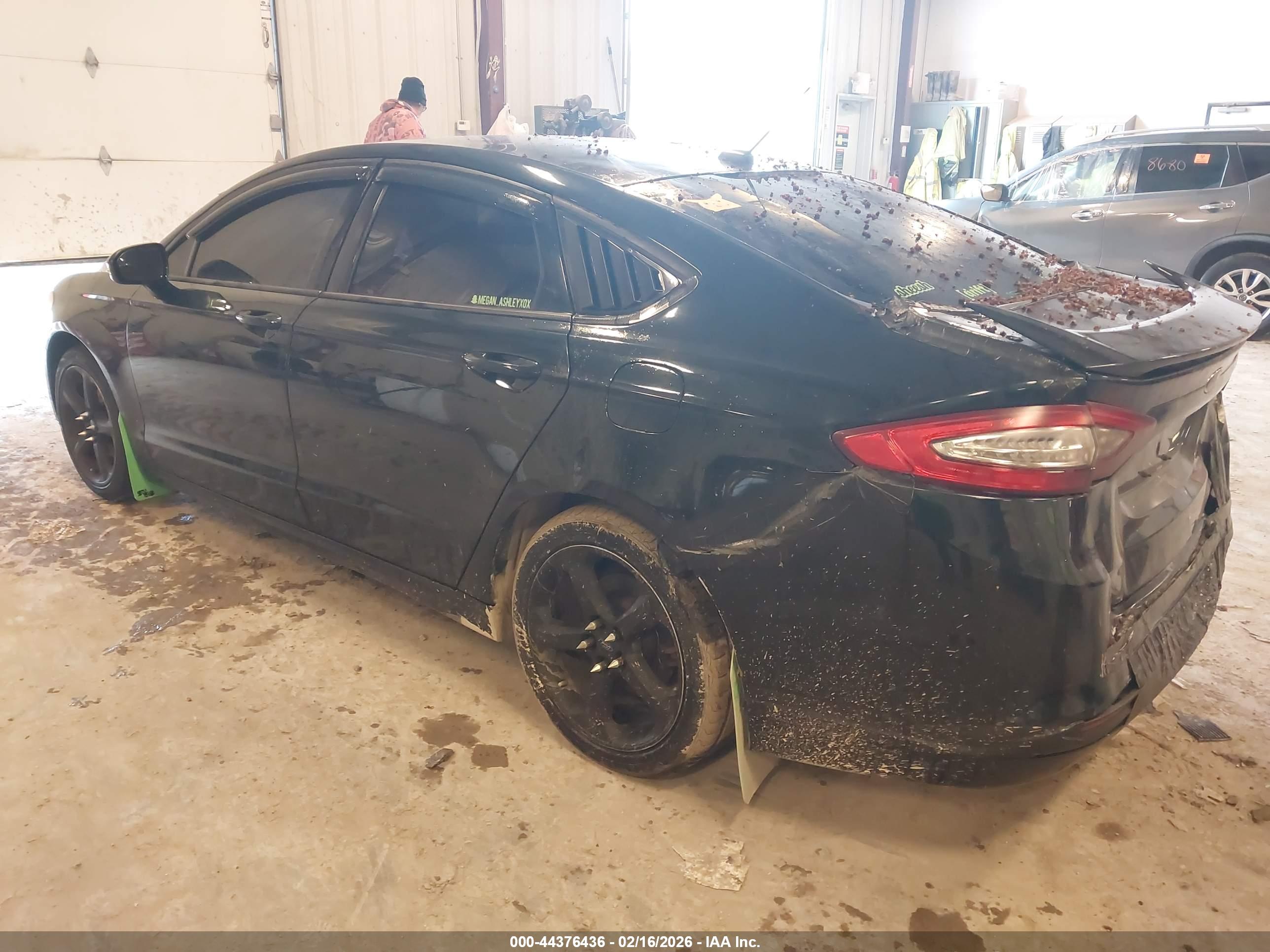FORD FUSION image 3