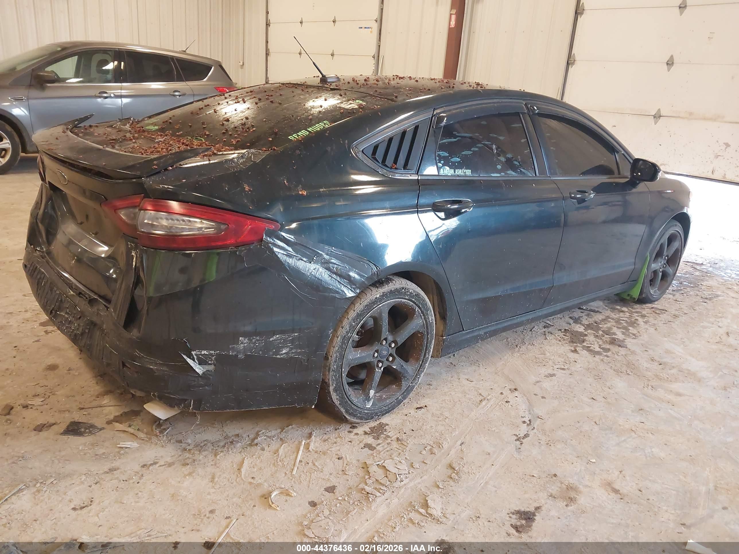 FORD FUSION image 4