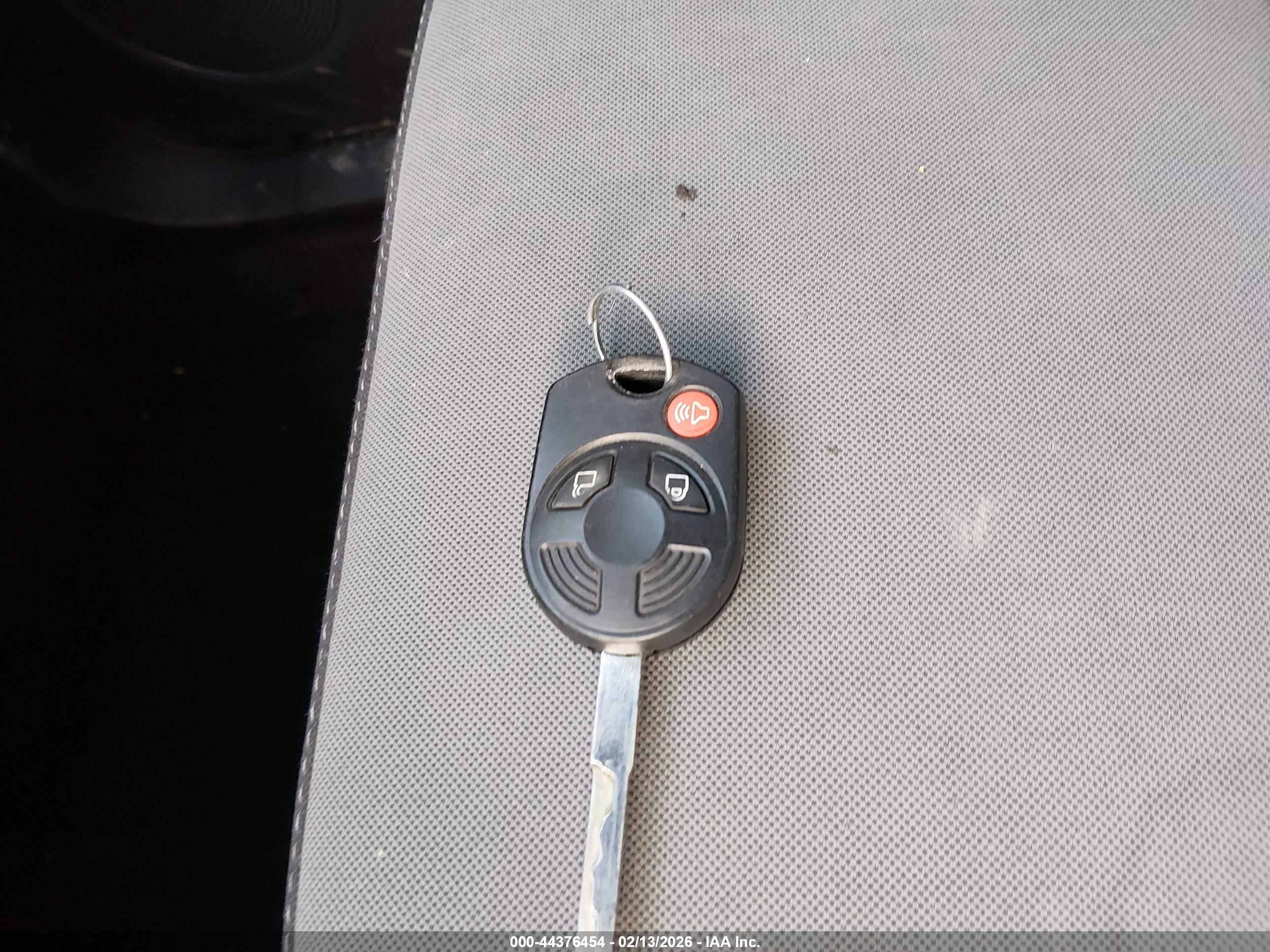 FORD ESCAPE image 11