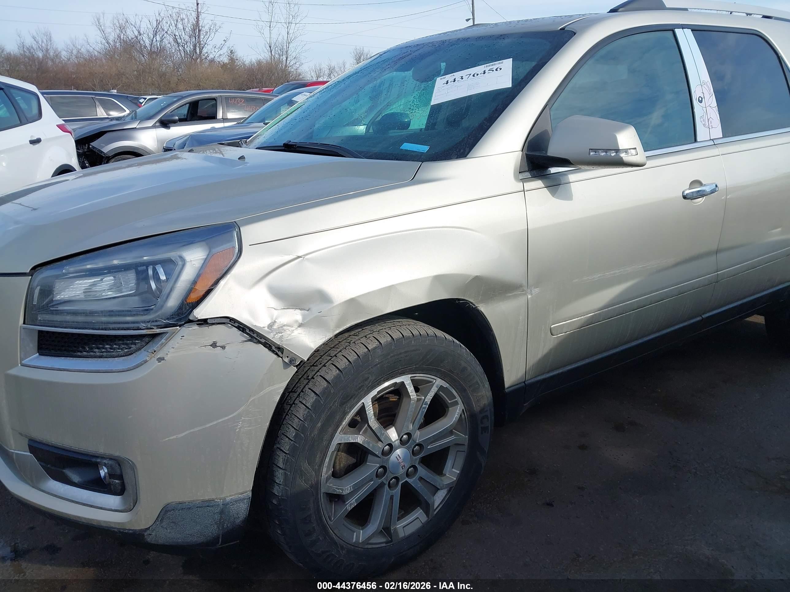 GMC ACADIA image 6