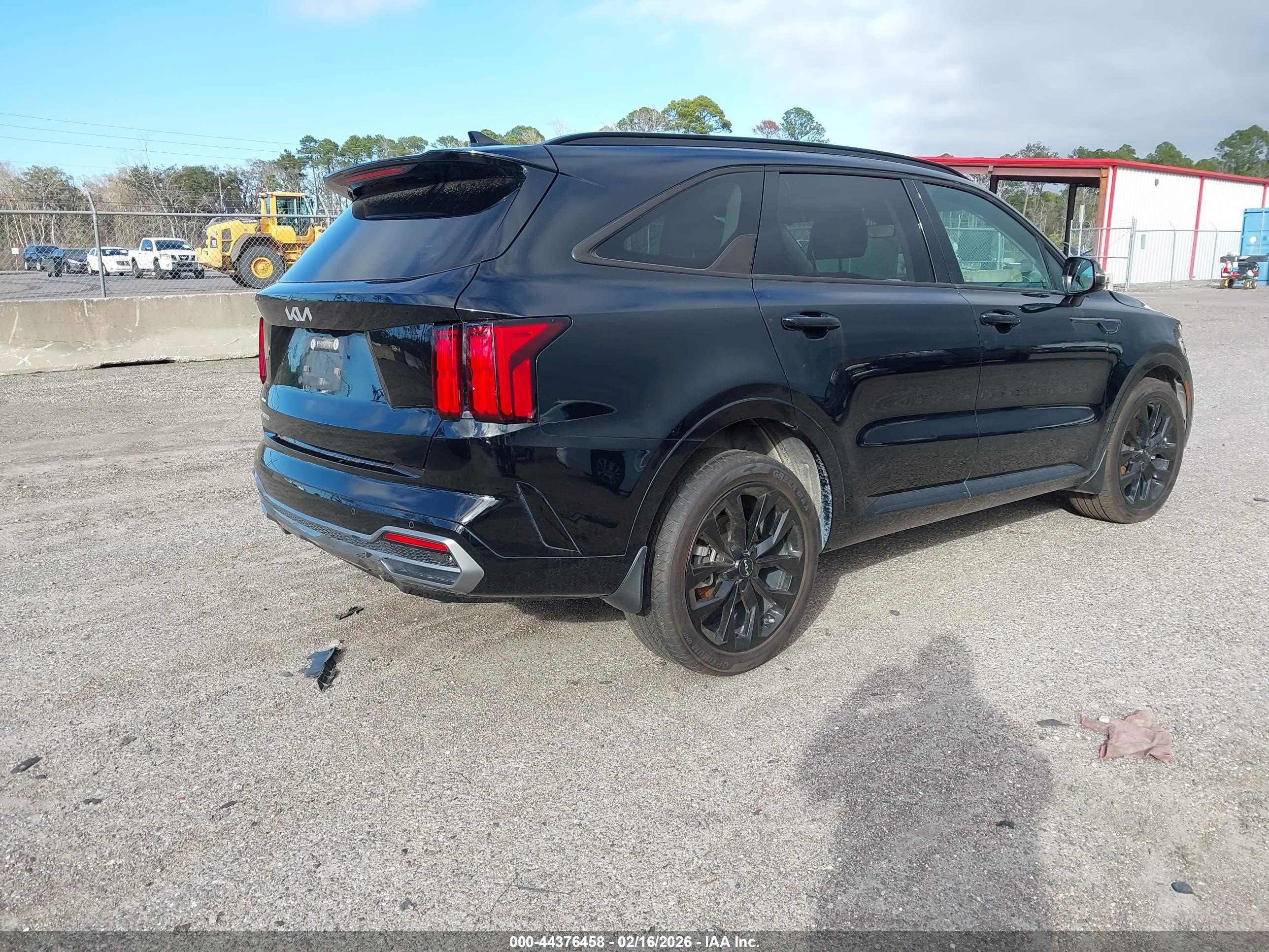 KIA SORENTO image 4