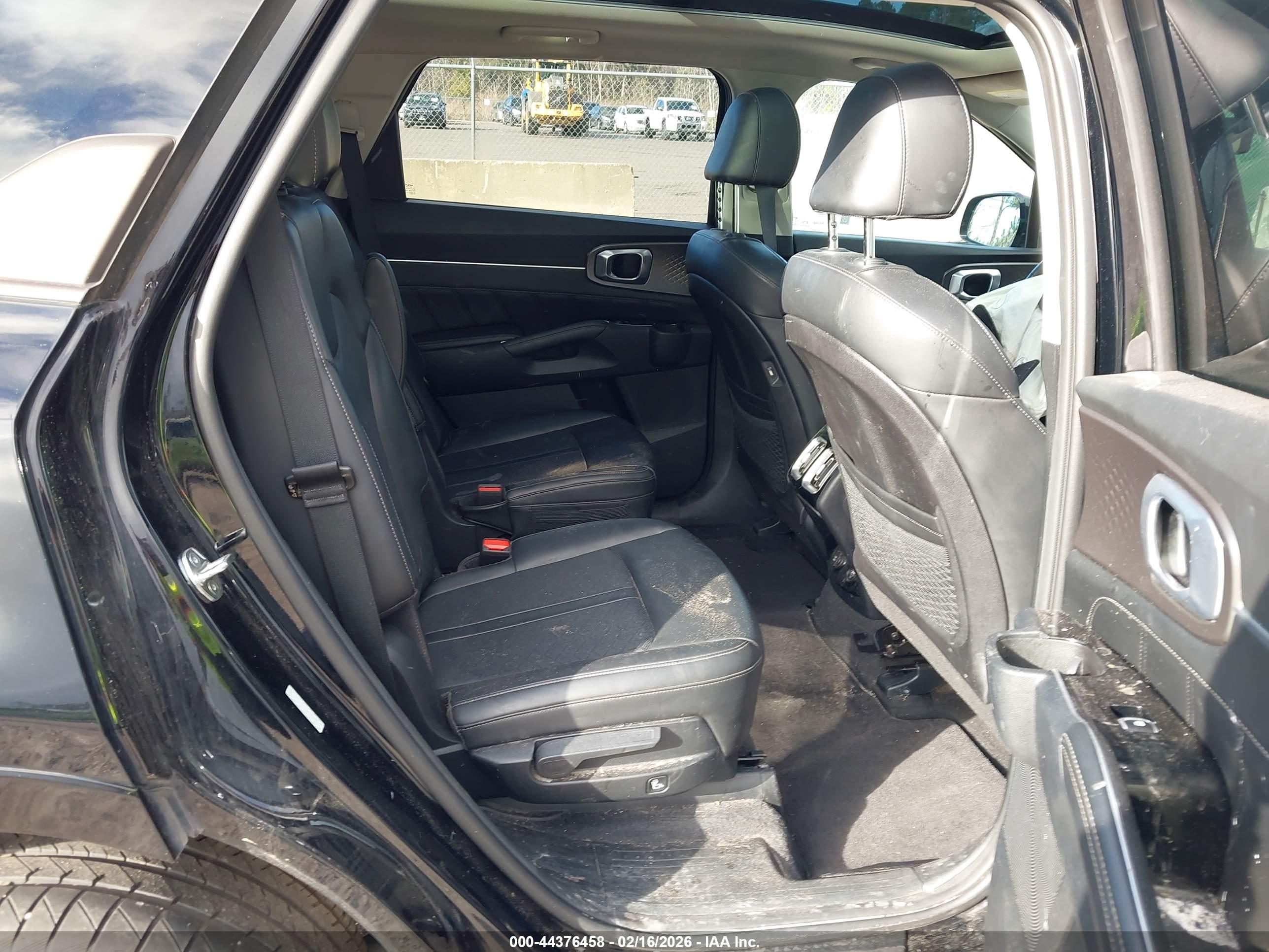 KIA SORENTO image 8