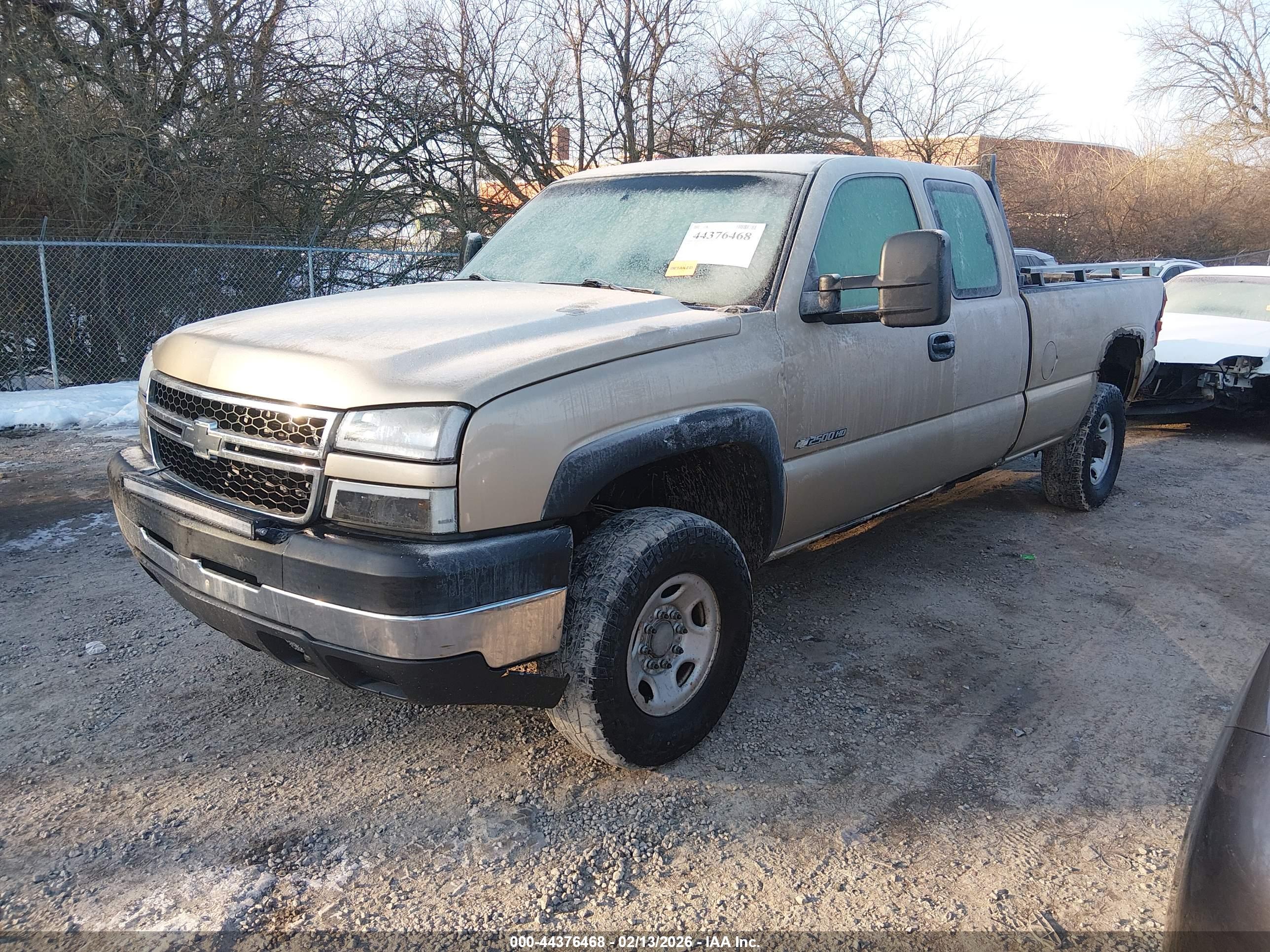 CHEVROLET SILVERADO image 2